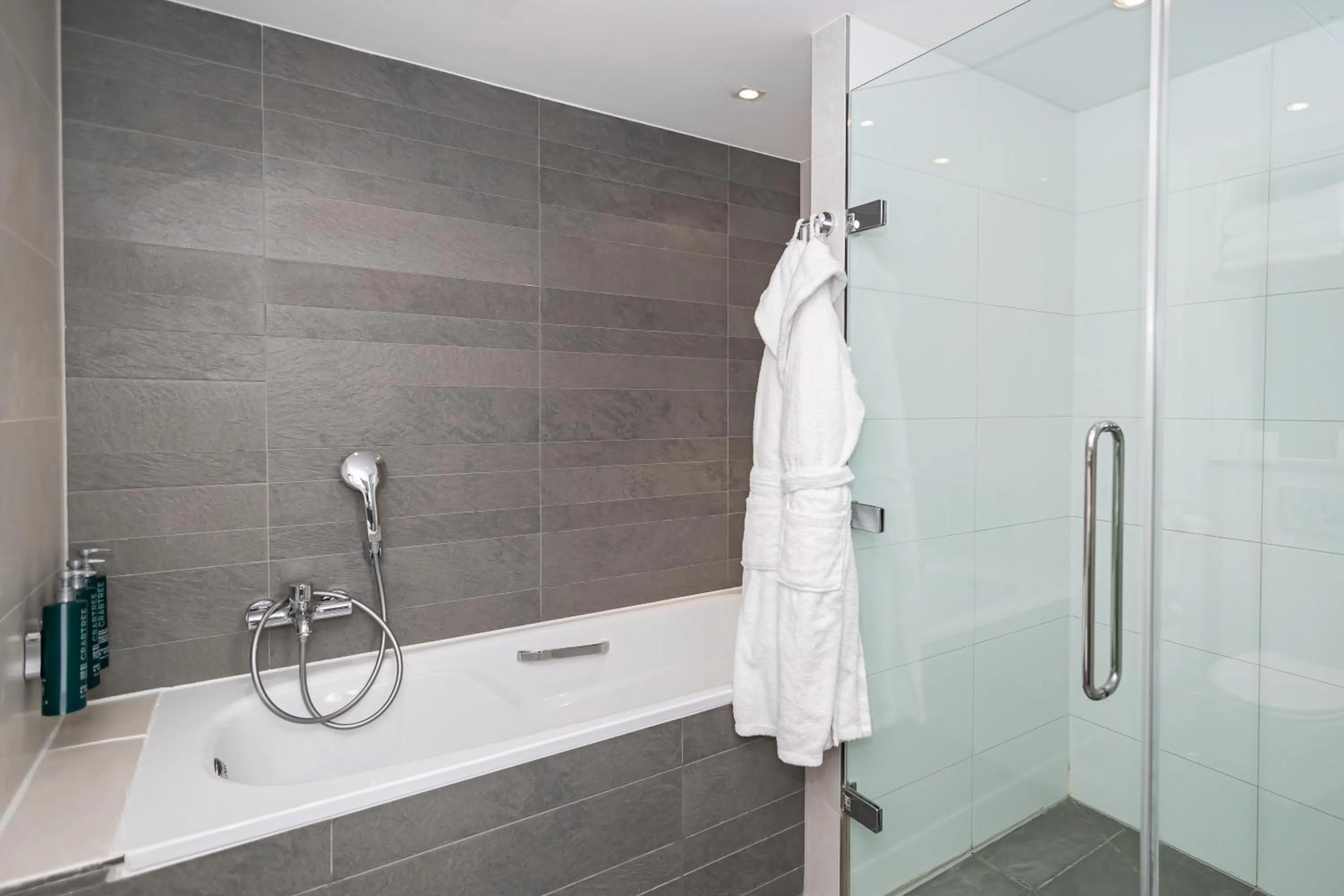 Bathroom in DoubleTree by Hilton Hotel London - Tower of London