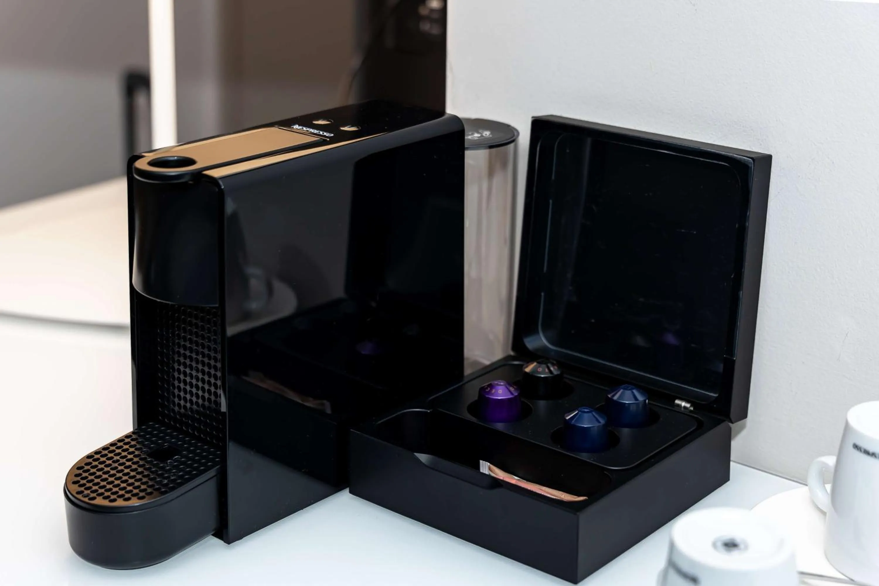 Photo of the whole room in DoubleTree by Hilton Hotel London - Tower of London