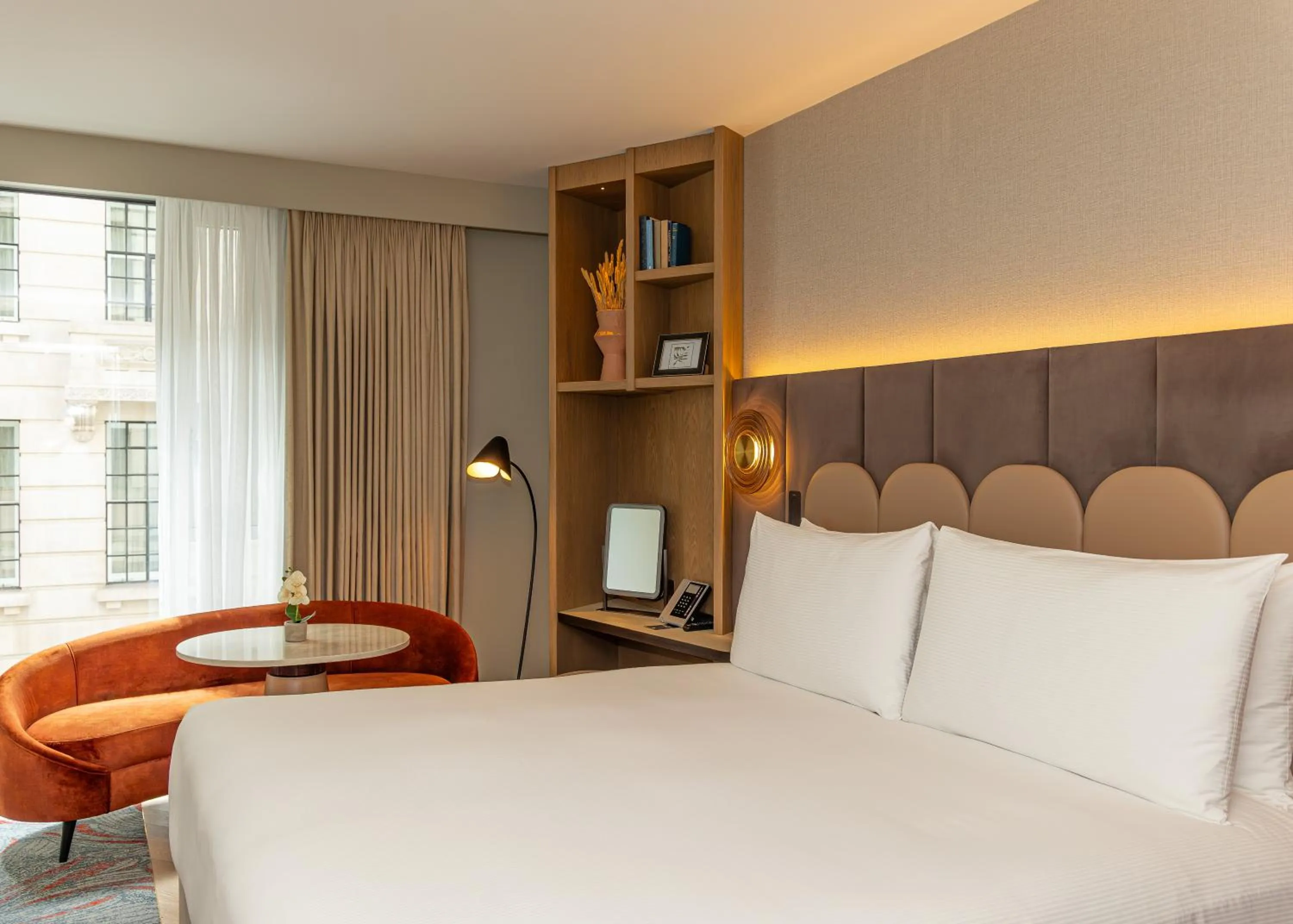 Bed in DoubleTree by Hilton Hotel London - Tower of London