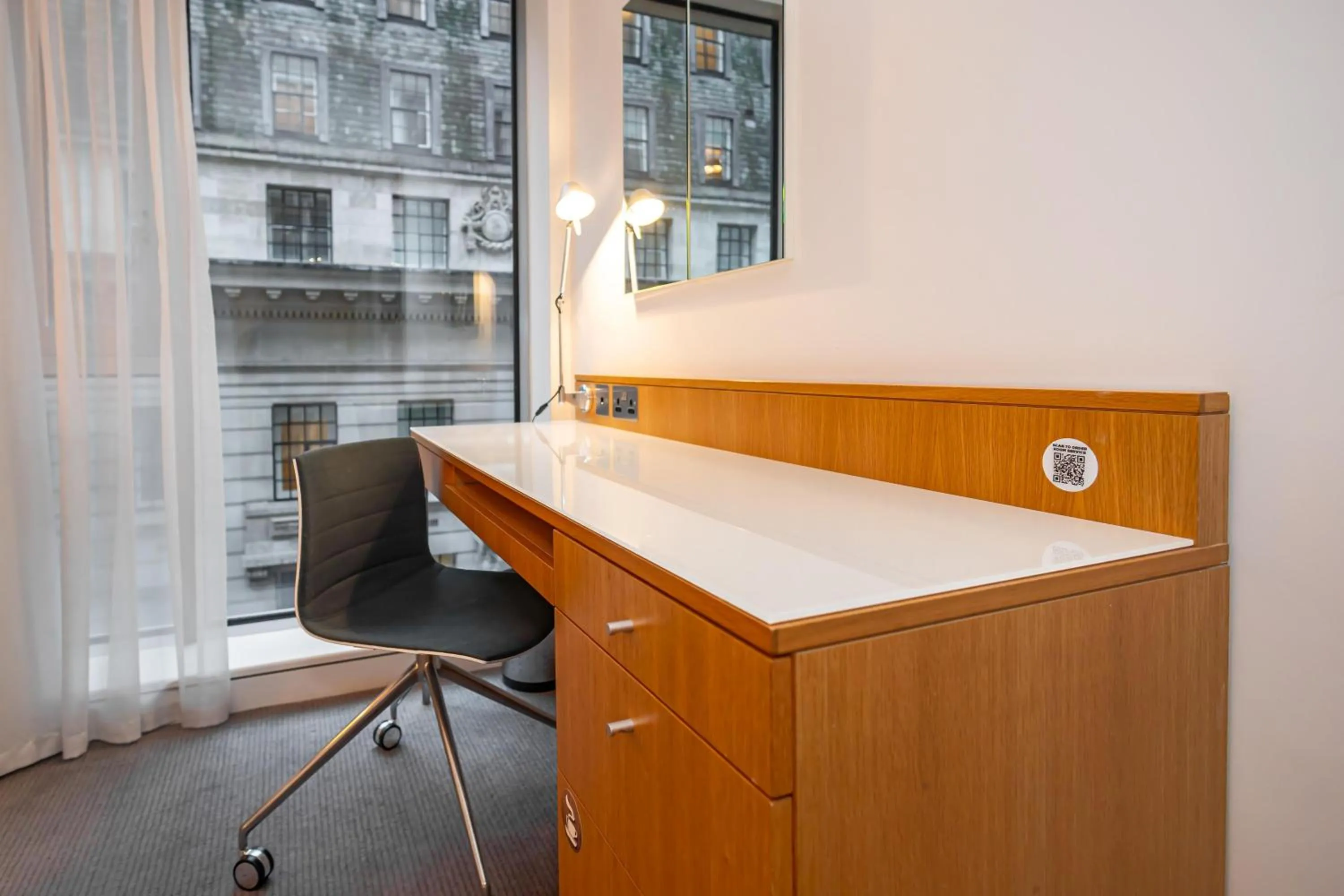 Bedroom in DoubleTree by Hilton Hotel London - Tower of London