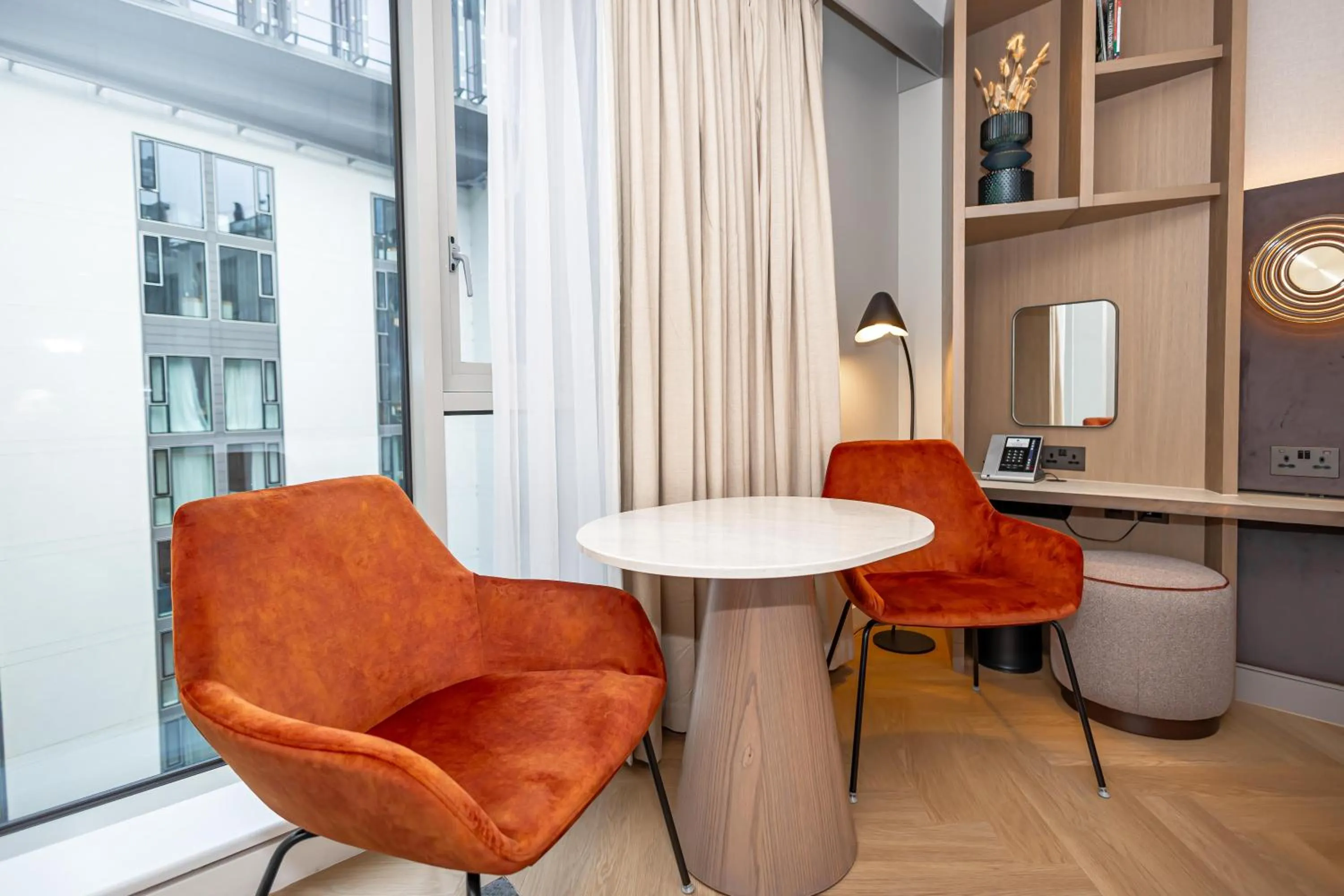 Living room in DoubleTree by Hilton Hotel London - Tower of London