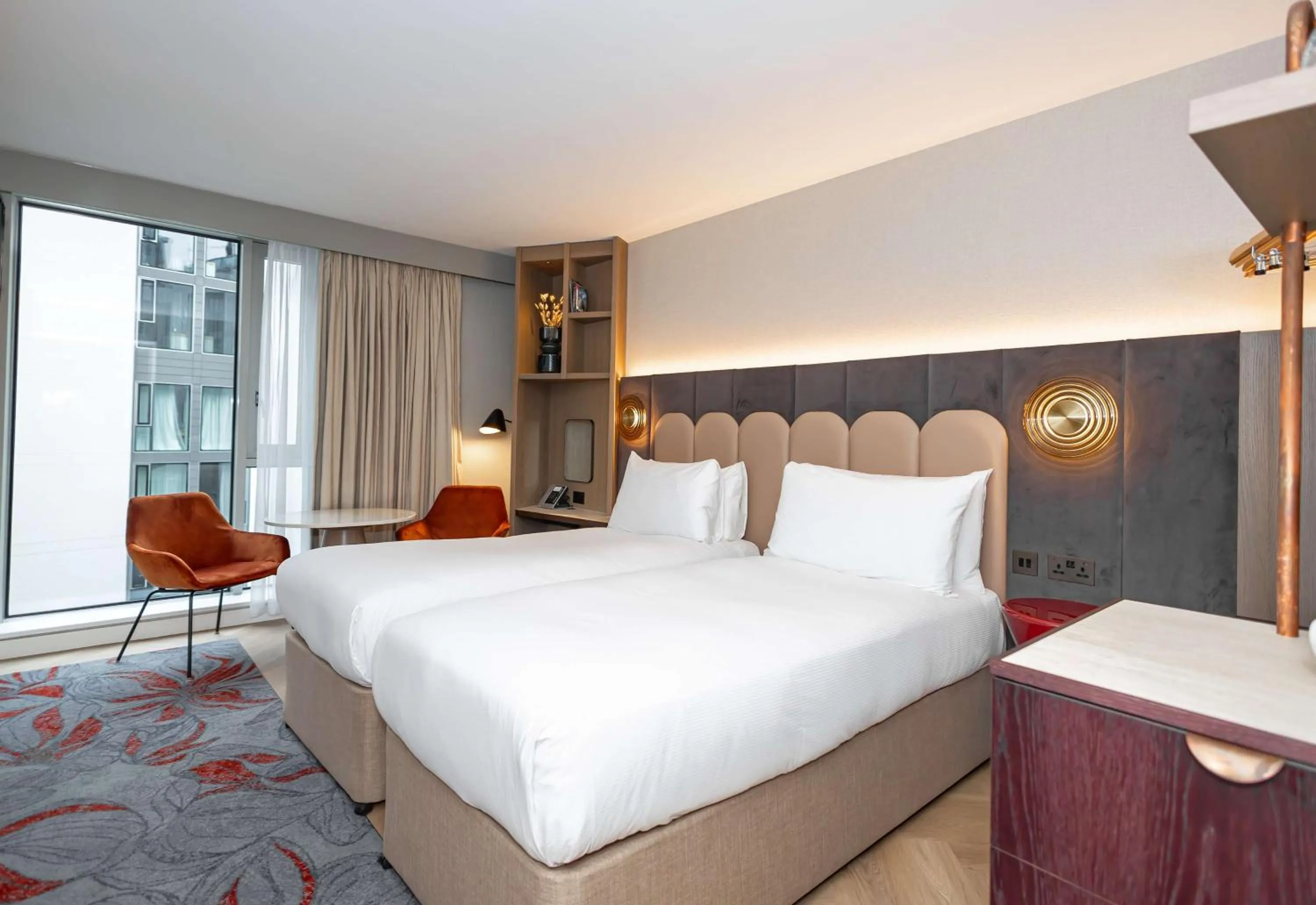 Bed in DoubleTree by Hilton Hotel London - Tower of London