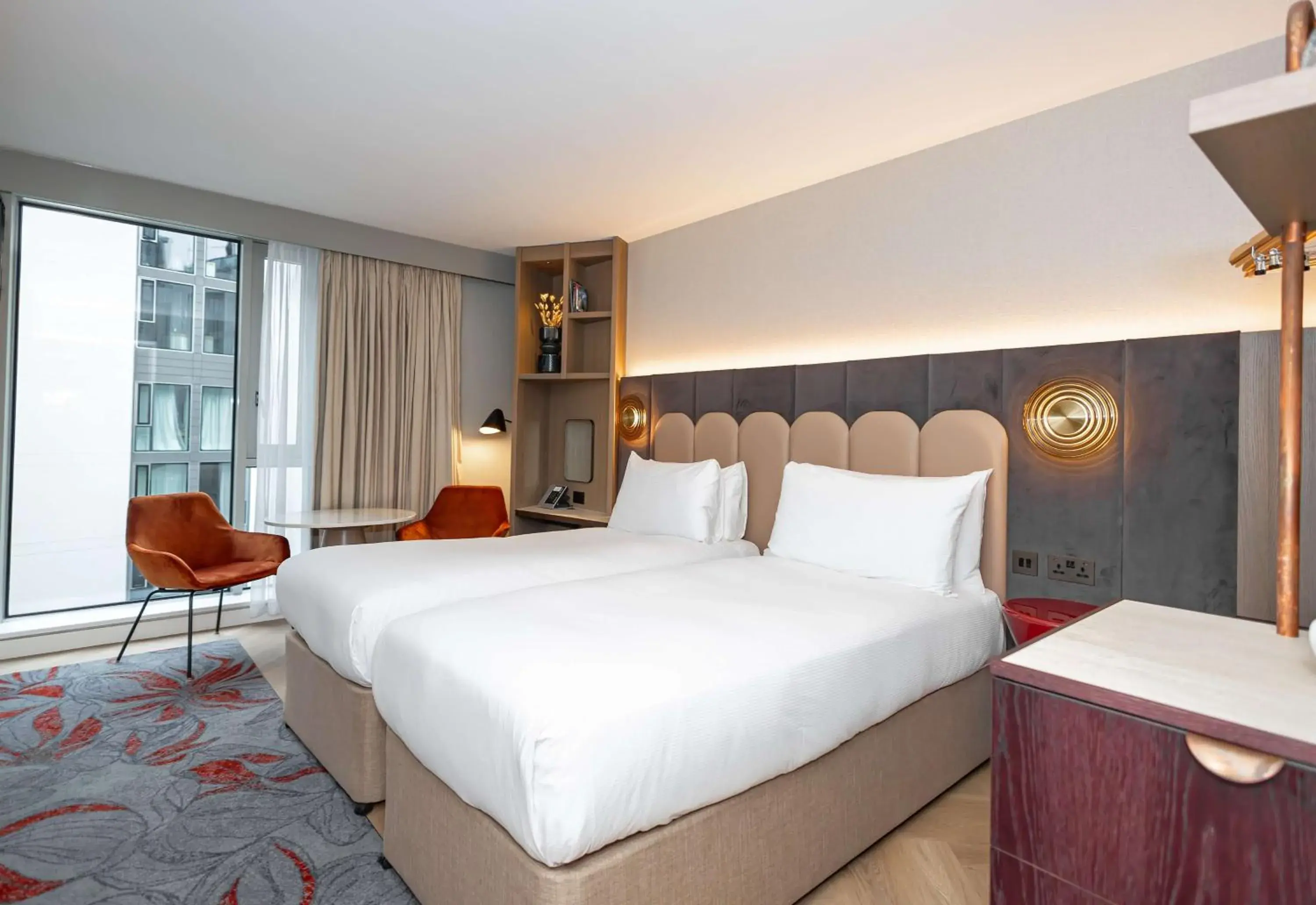 Deluxe Twin Room - Tower in DoubleTree by Hilton Hotel London - Tower of London Deluxe Twin Room - Tower in DoubleTree by Hilton Hotel London - Tower of London