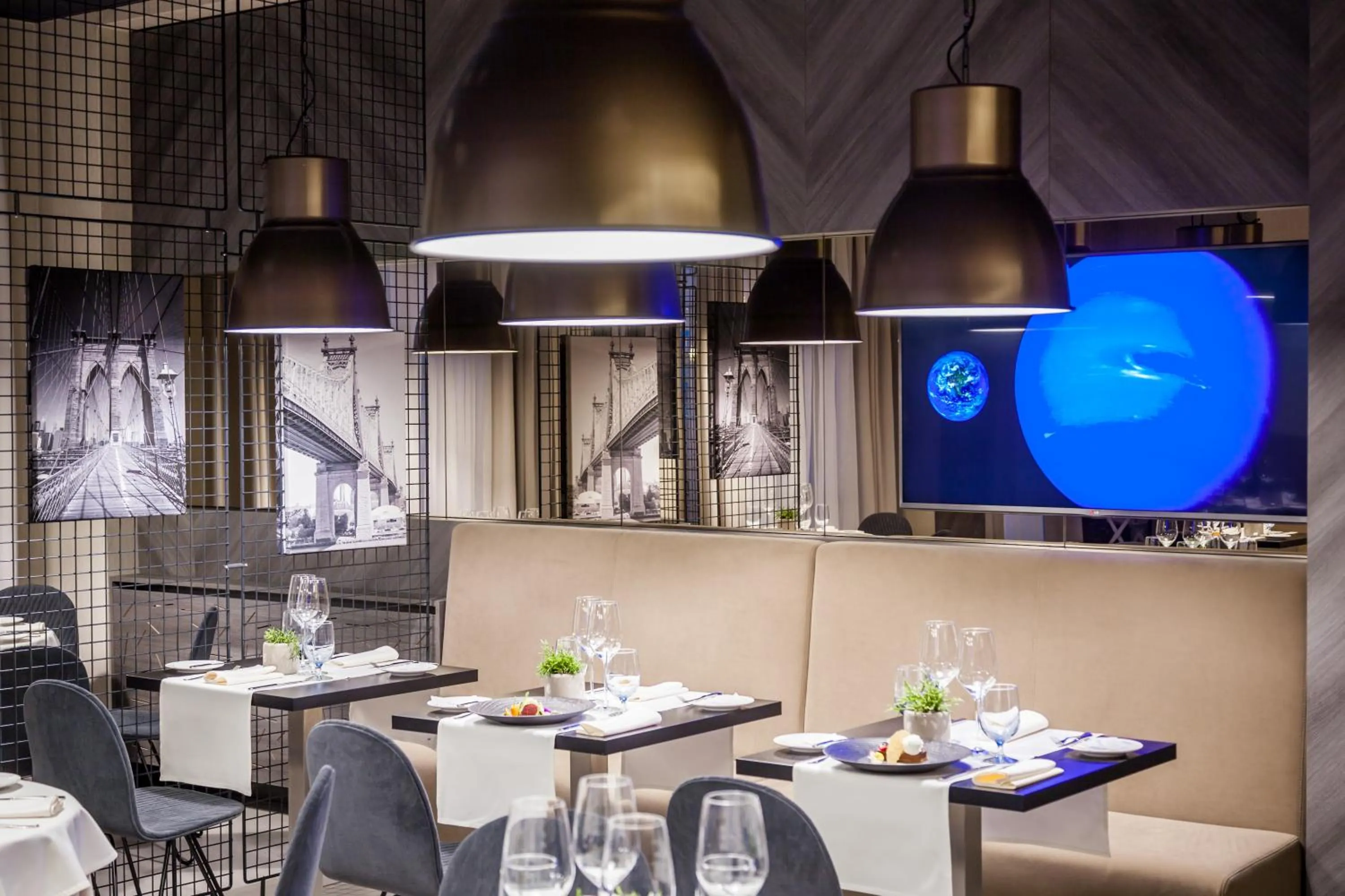 Restaurant/places to eat in Galaxy Hotel