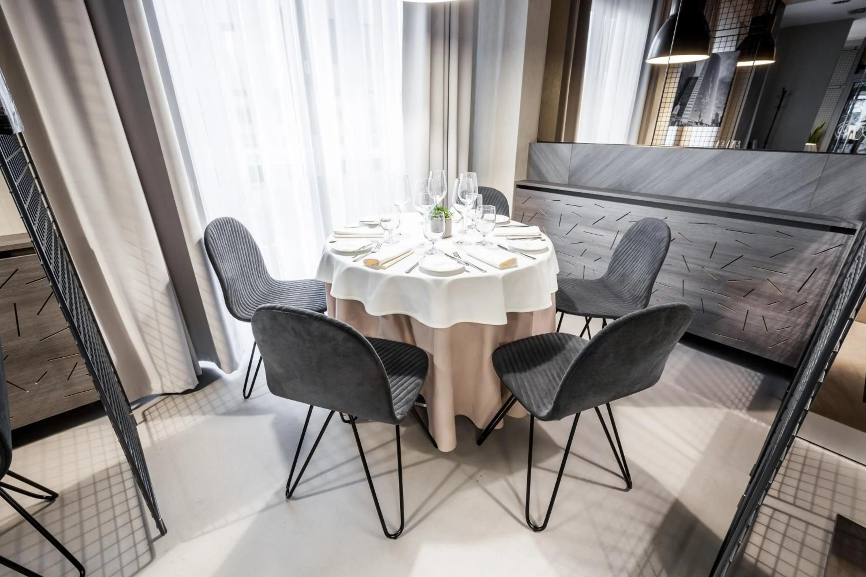 Restaurant/places to eat in Galaxy Hotel