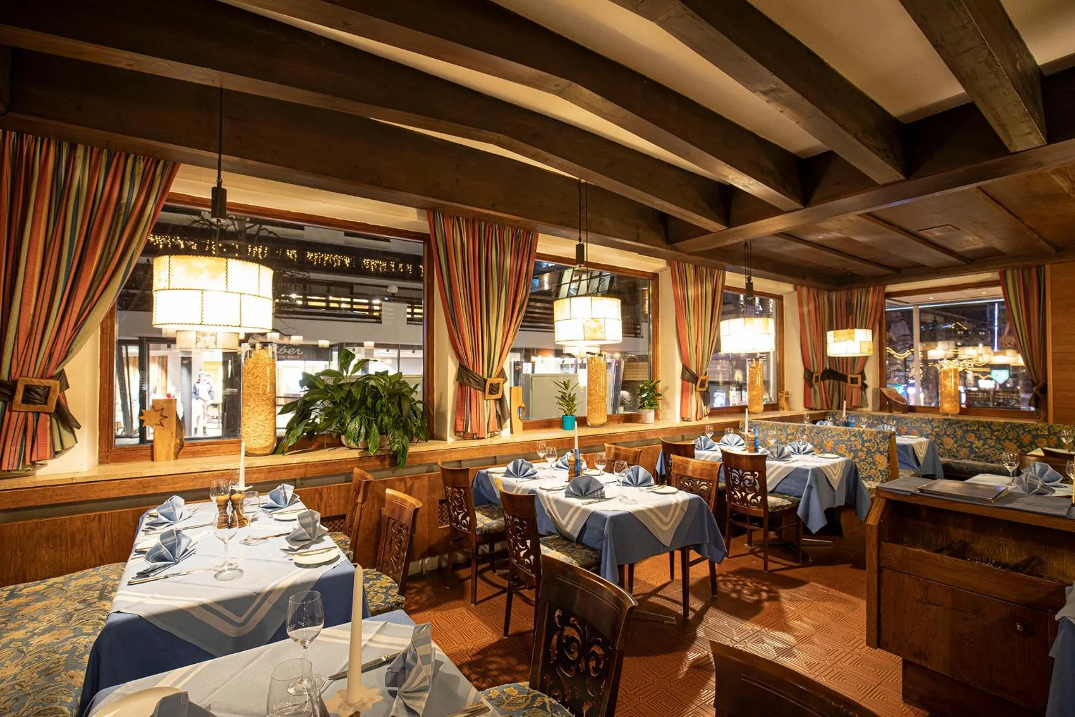 Restaurant/places to eat in Sporthotel St. Anton