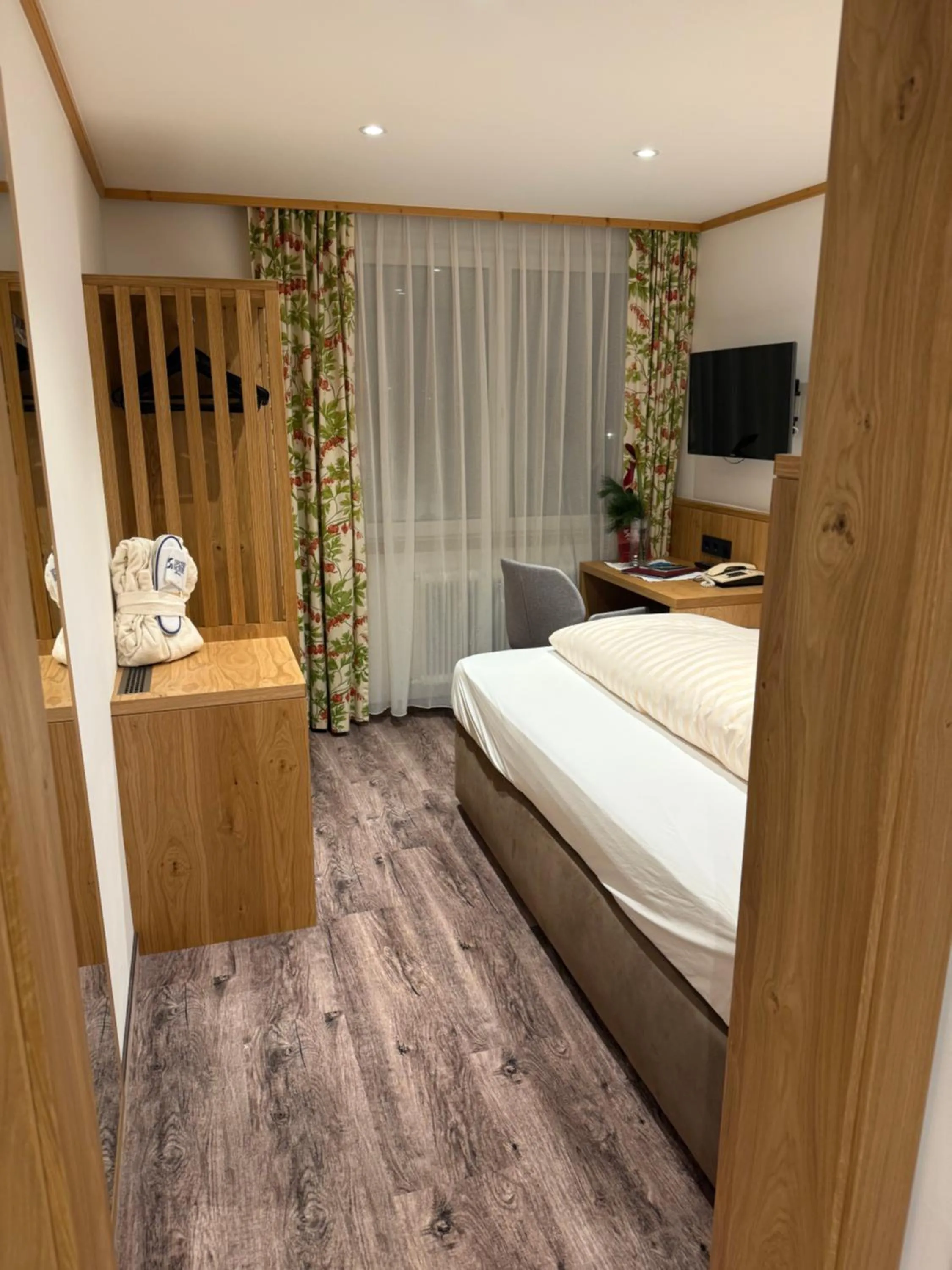 Photo of the whole room, Bed in Sporthotel St. Anton