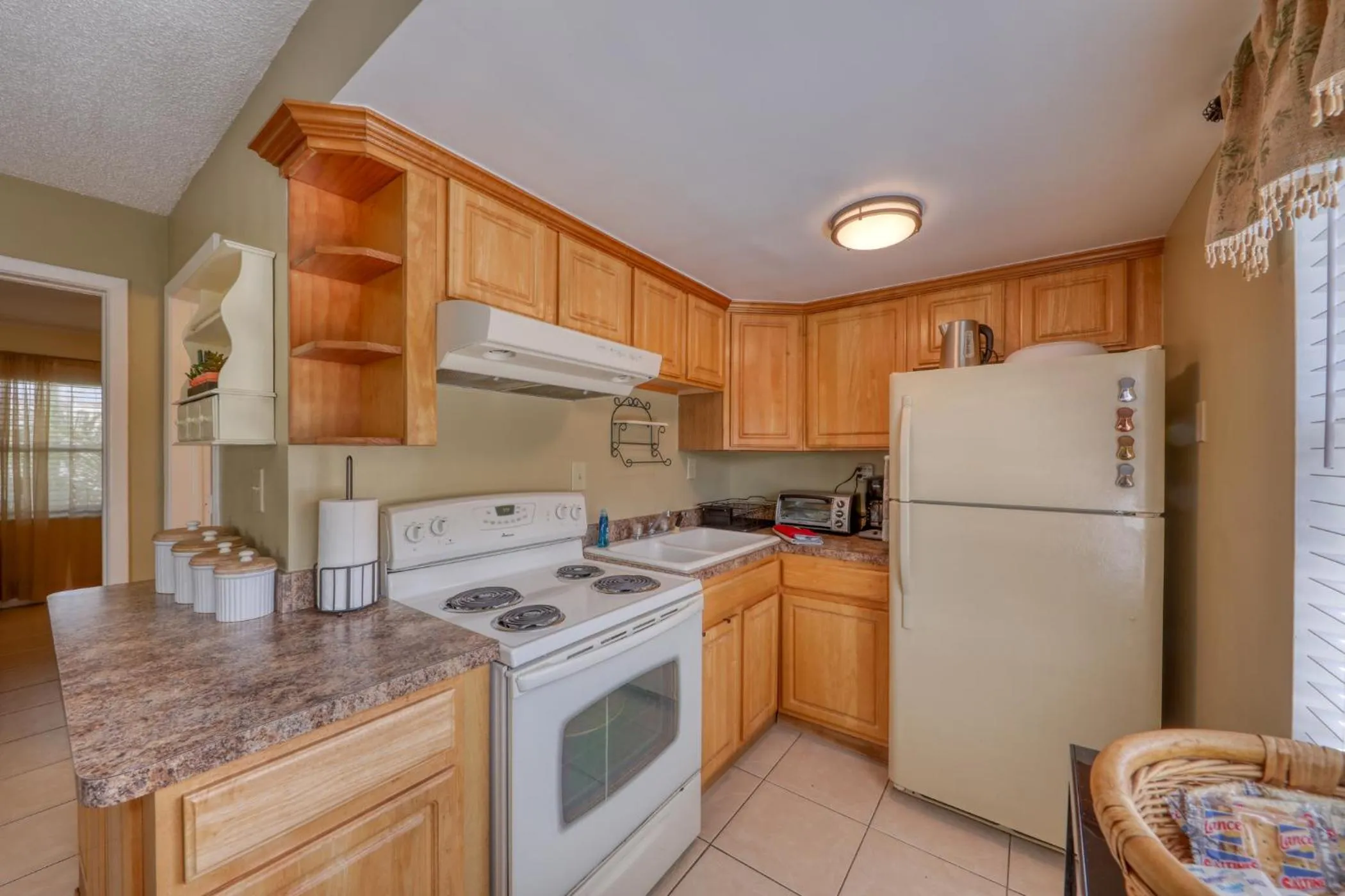 Coffee/tea facilities in BeachTrail Lodging