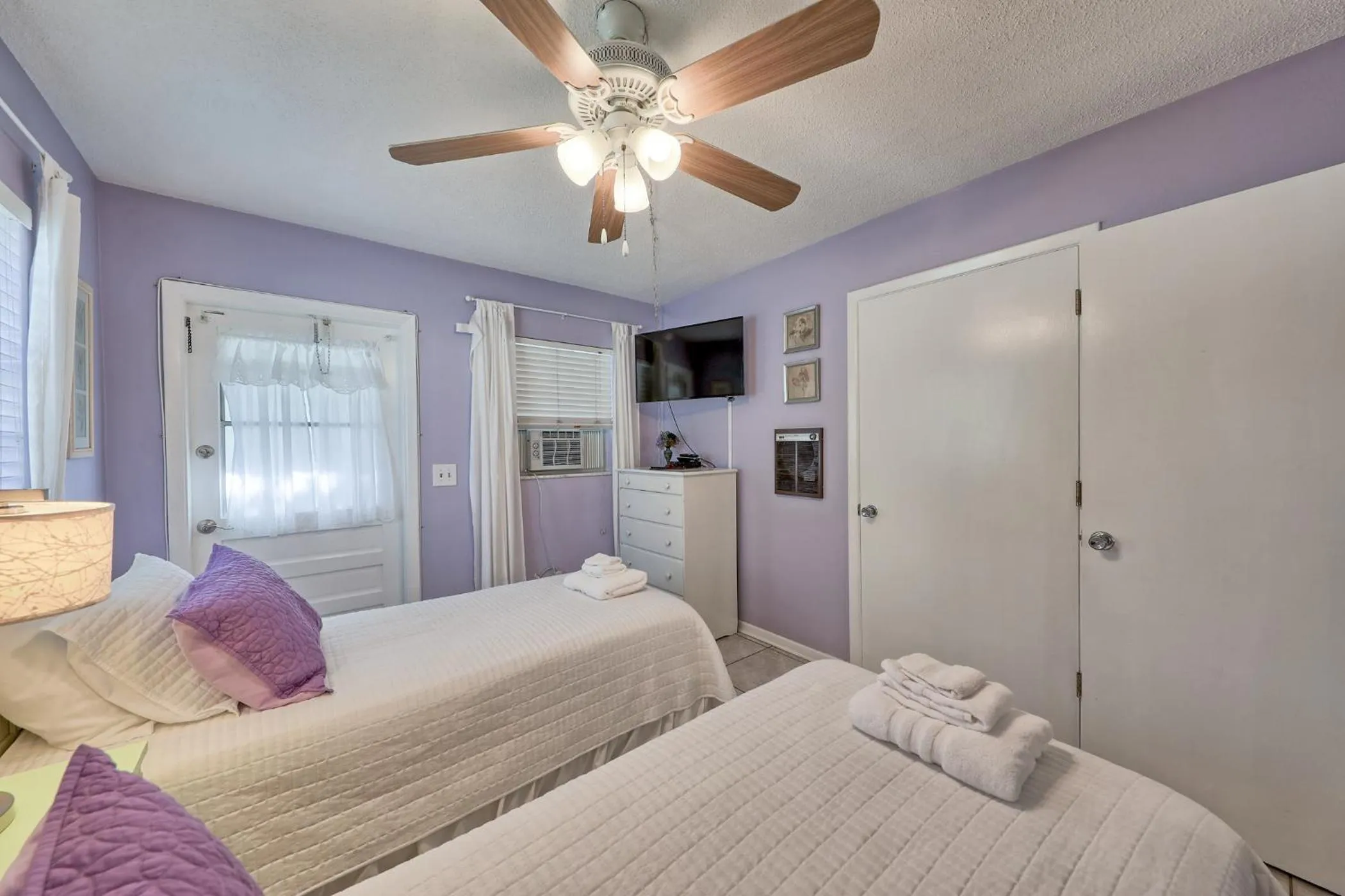 Bed in BeachTrail Lodging