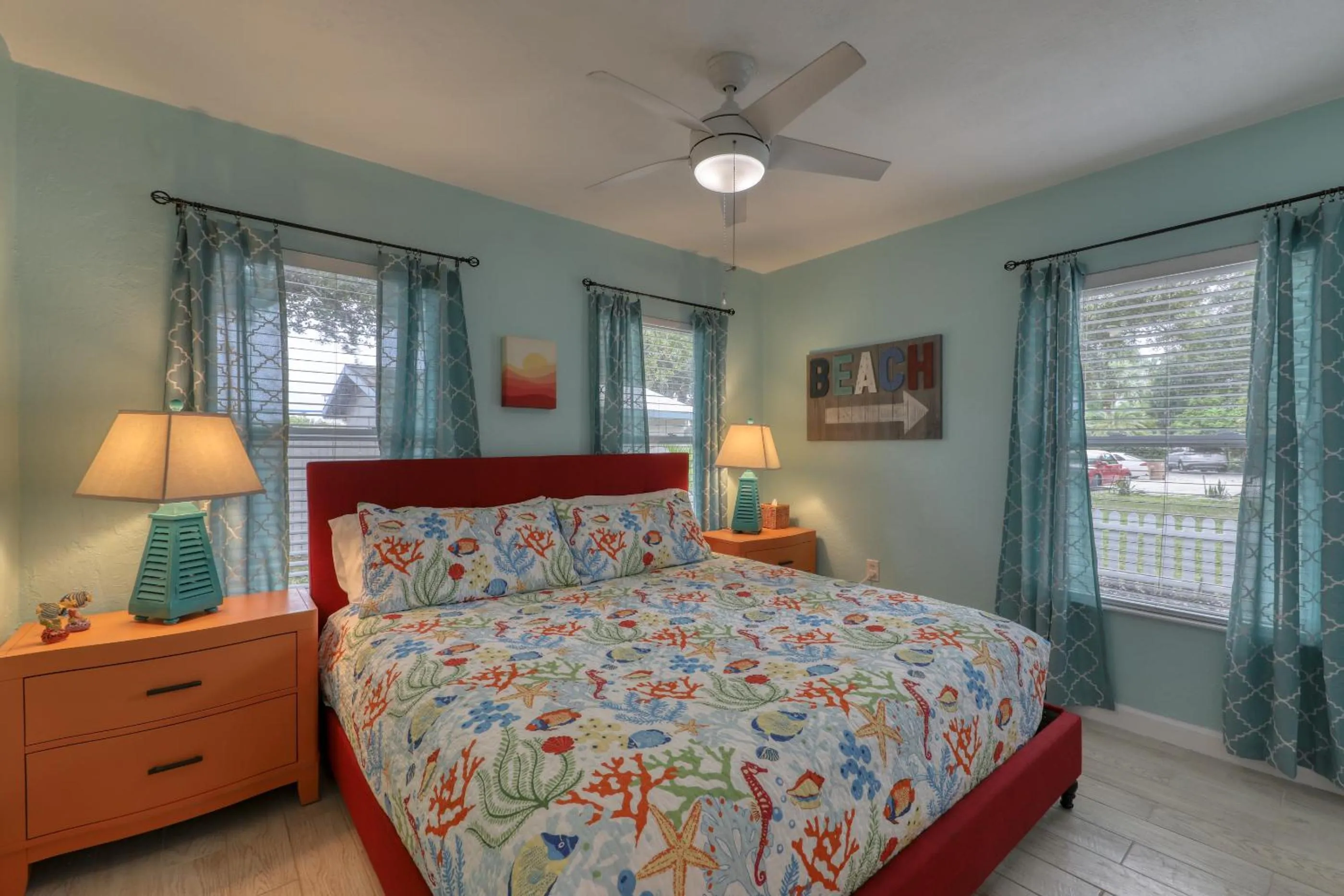 Bedroom, Bed in BeachTrail Lodging