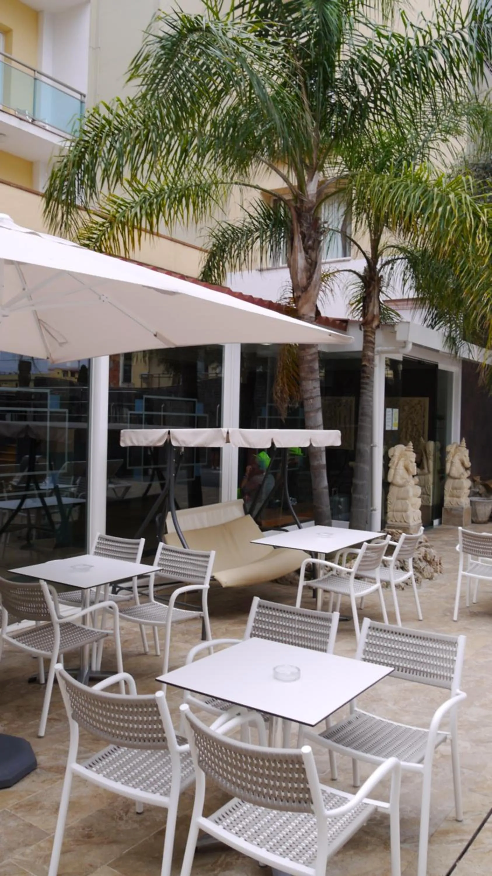 Swimming pool in Hotel la Palmera & Spa