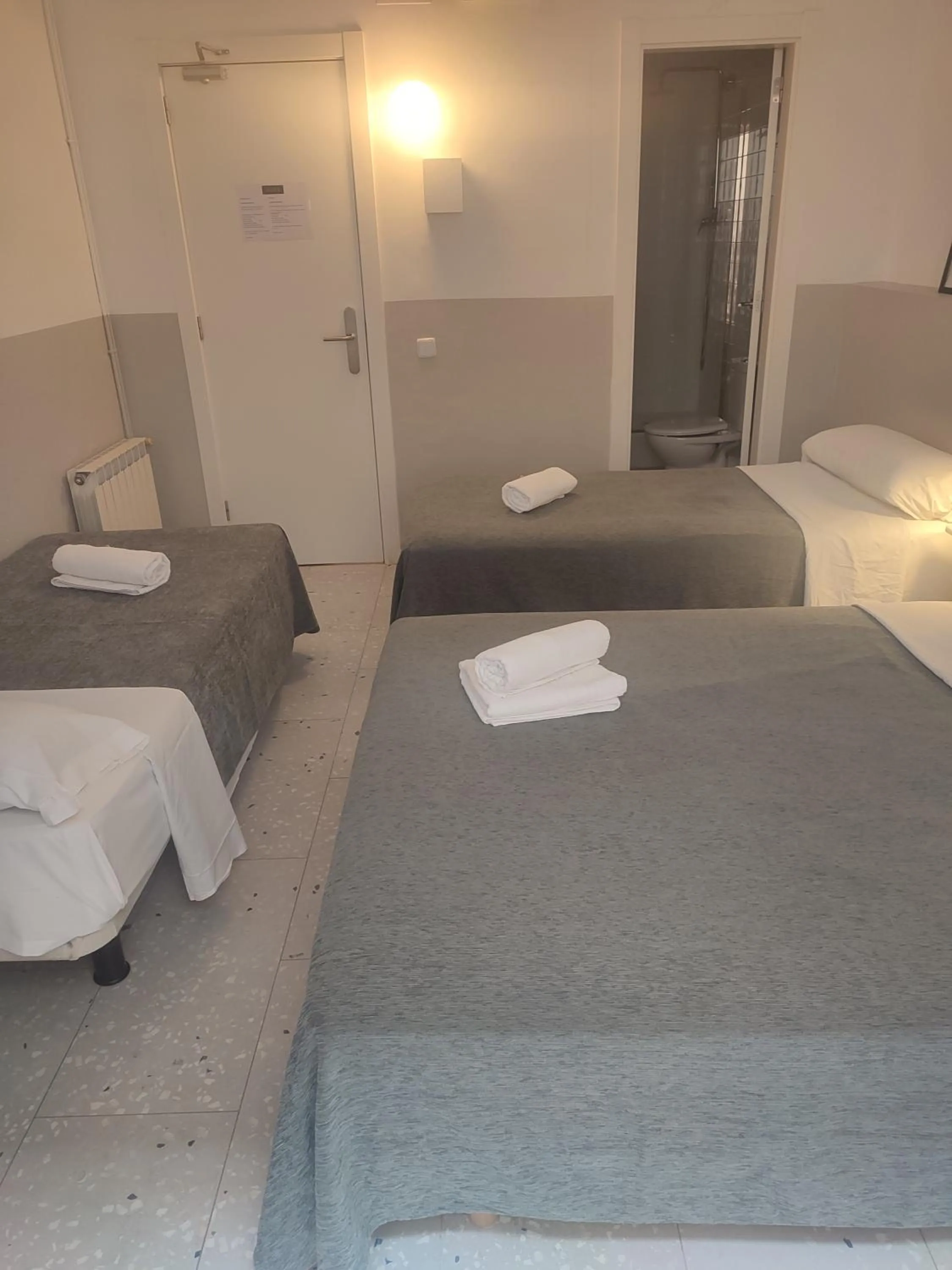 Bedroom, Bed in Hostal Hera