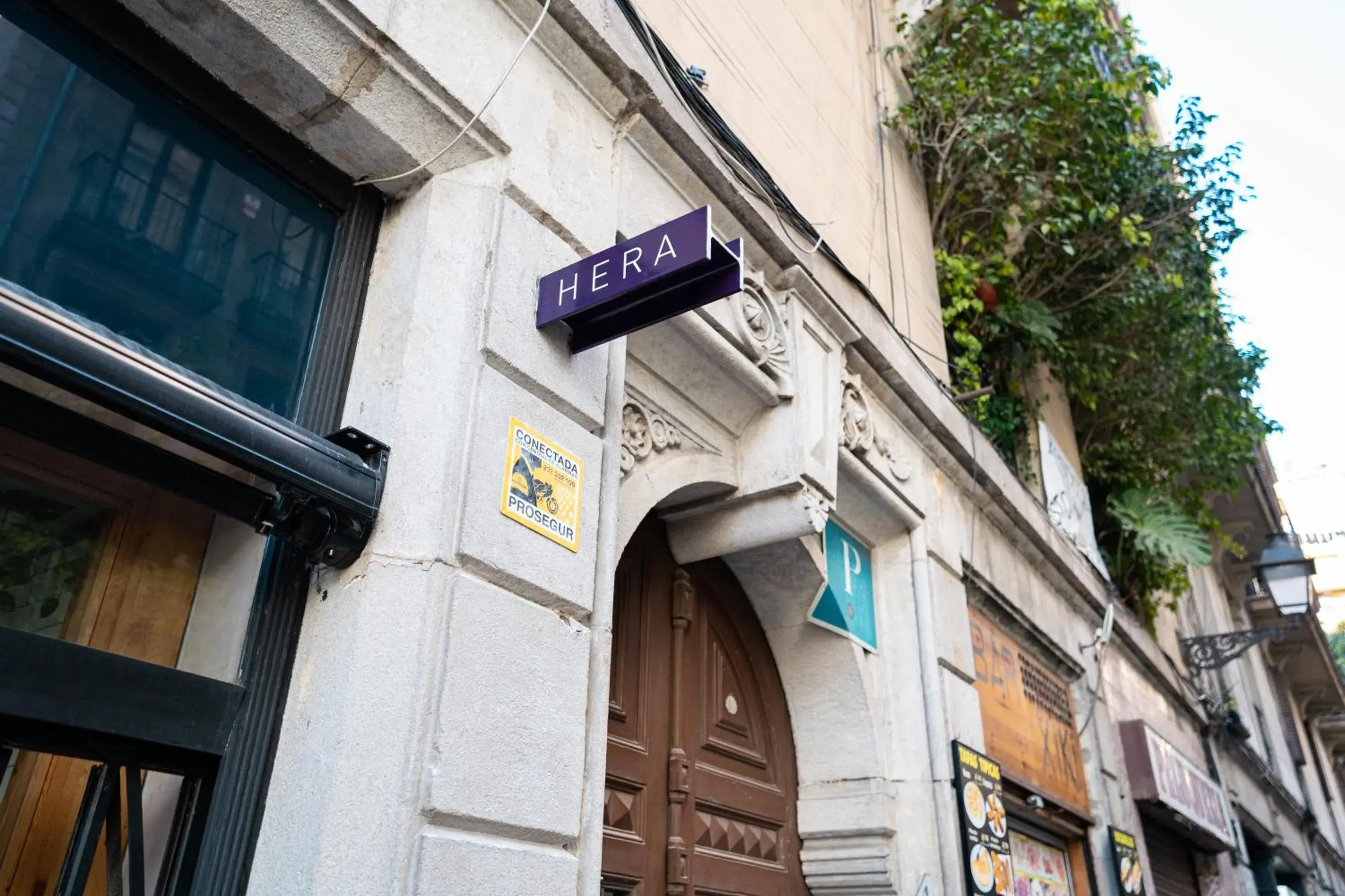 Property building in Hostal Hera Property building in Hostal Hera