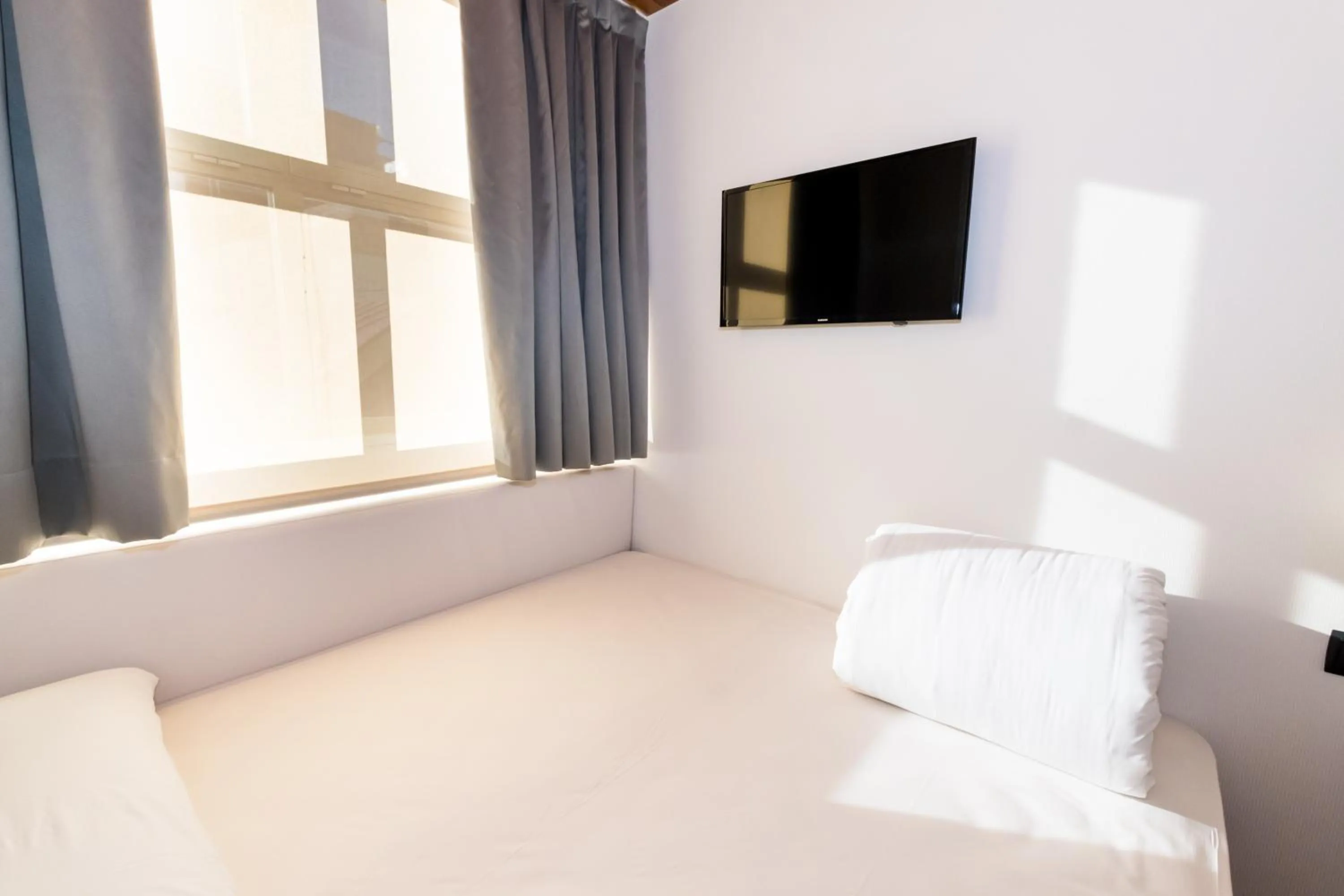 Bed in Far Home Bernabeu