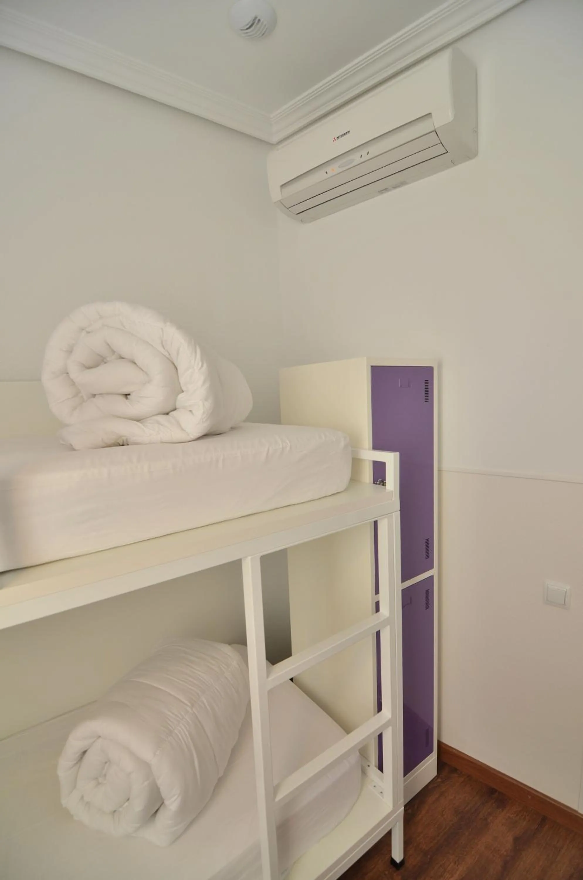 bunk bed, Bed in Far Home Bernabeu