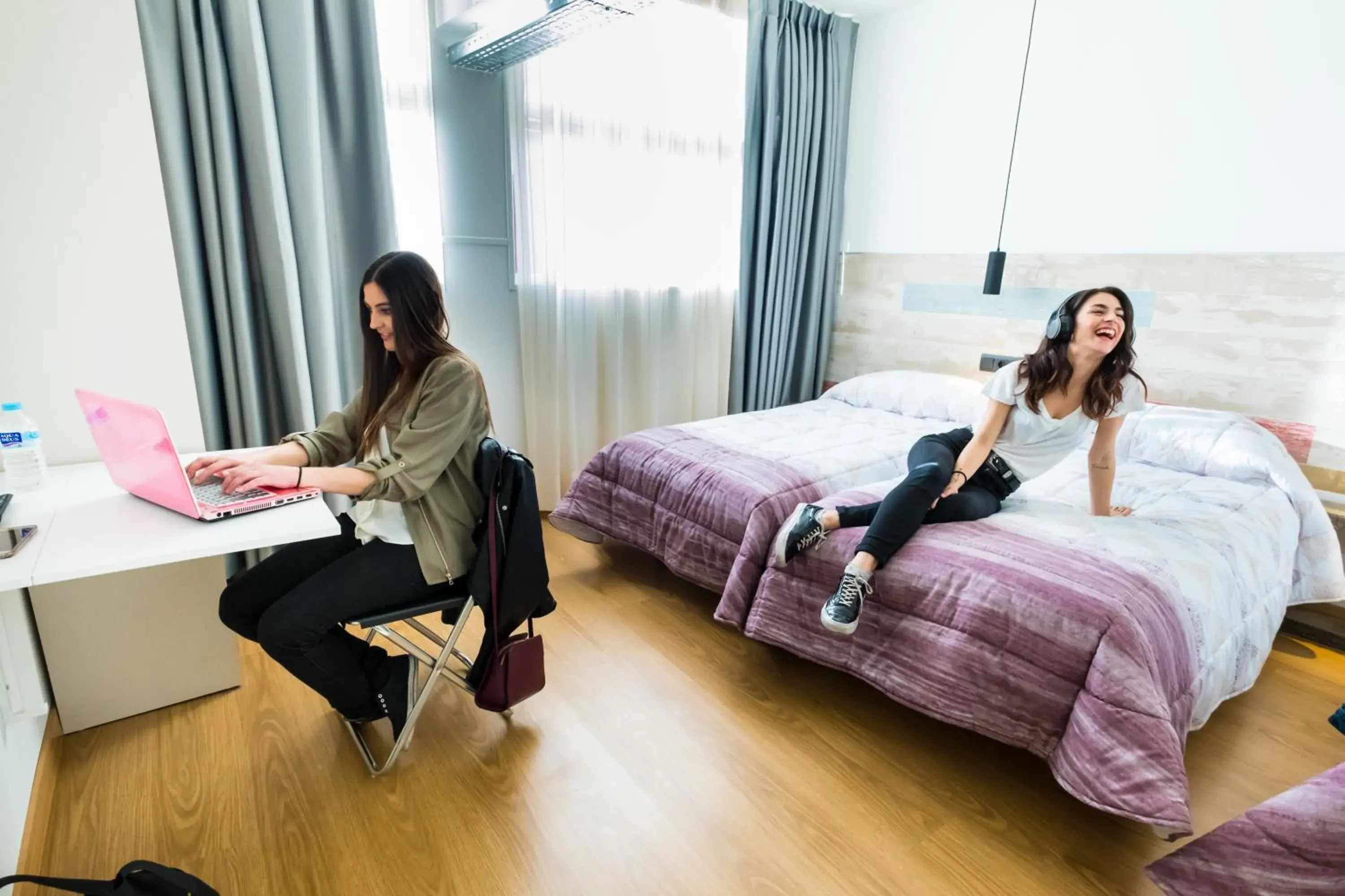 Triple Room with Shared Bathroom in Far Home Bernabeu Triple Room with Shared Bathroom in Far Home Bernabeu