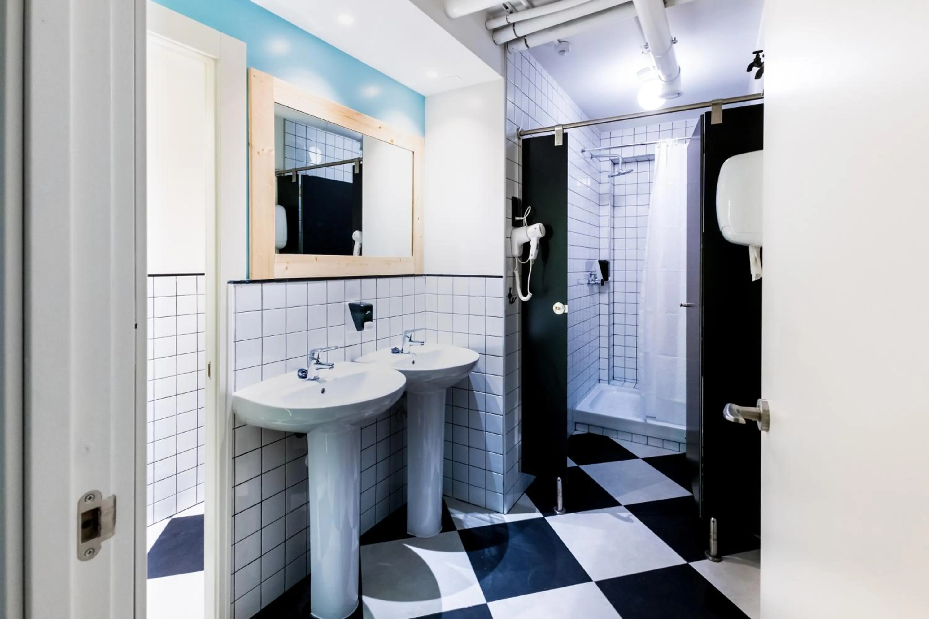 Bathroom in Far Home Bernabeu