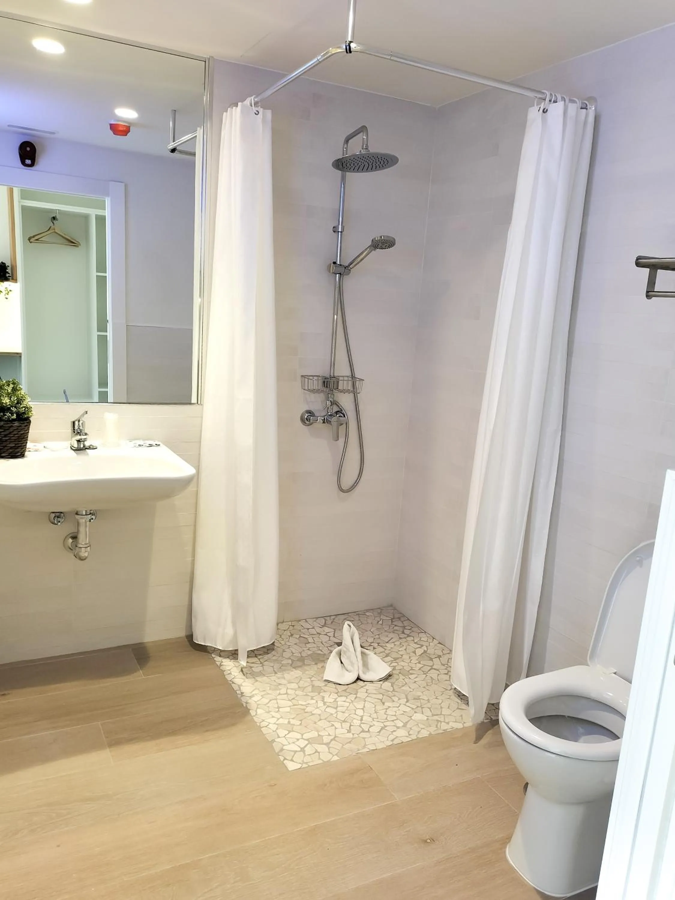 Bathroom in Far Home Bernabeu