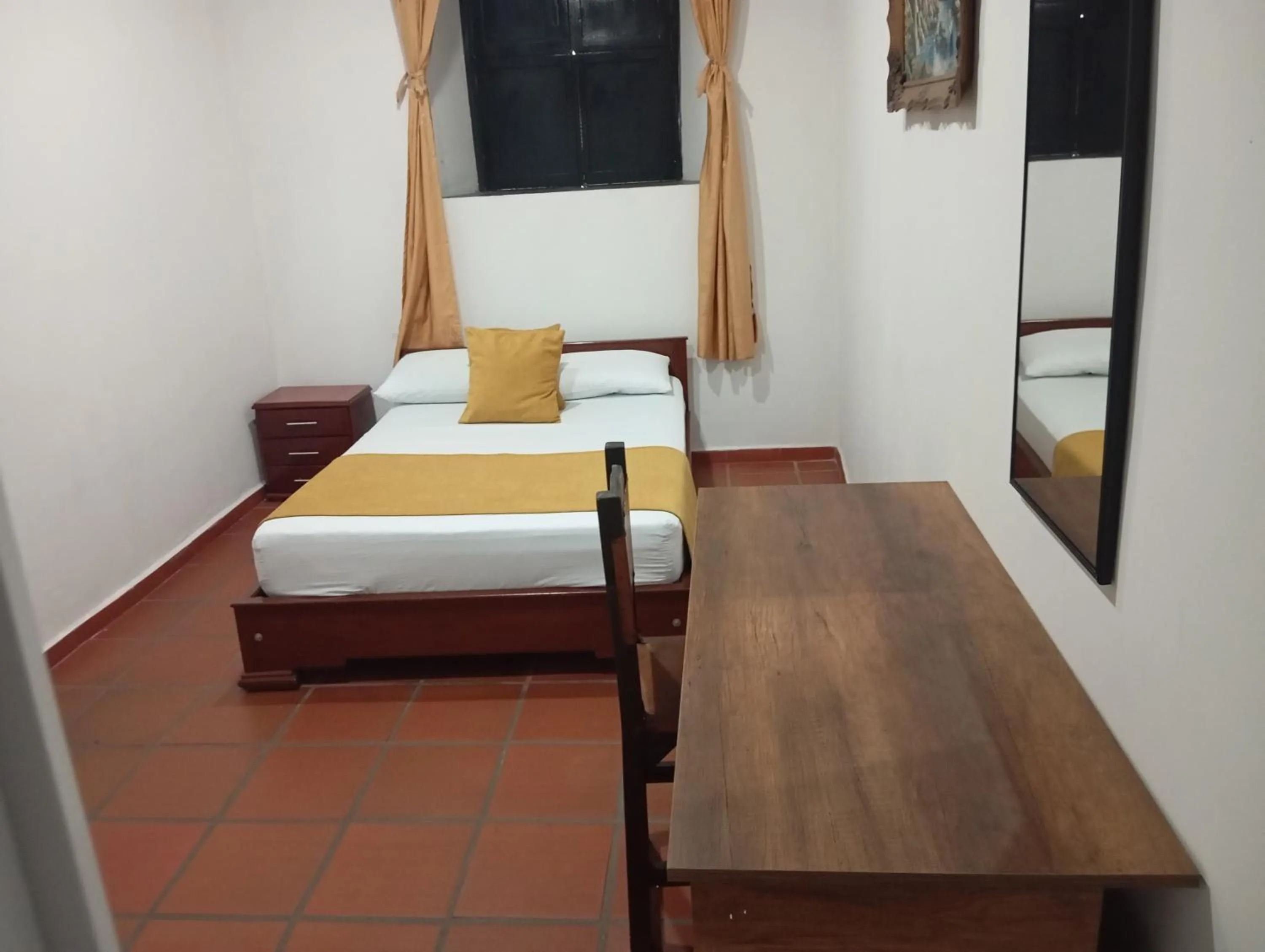 Photo of the whole room, Bed in Hotel Colonial San Felipe