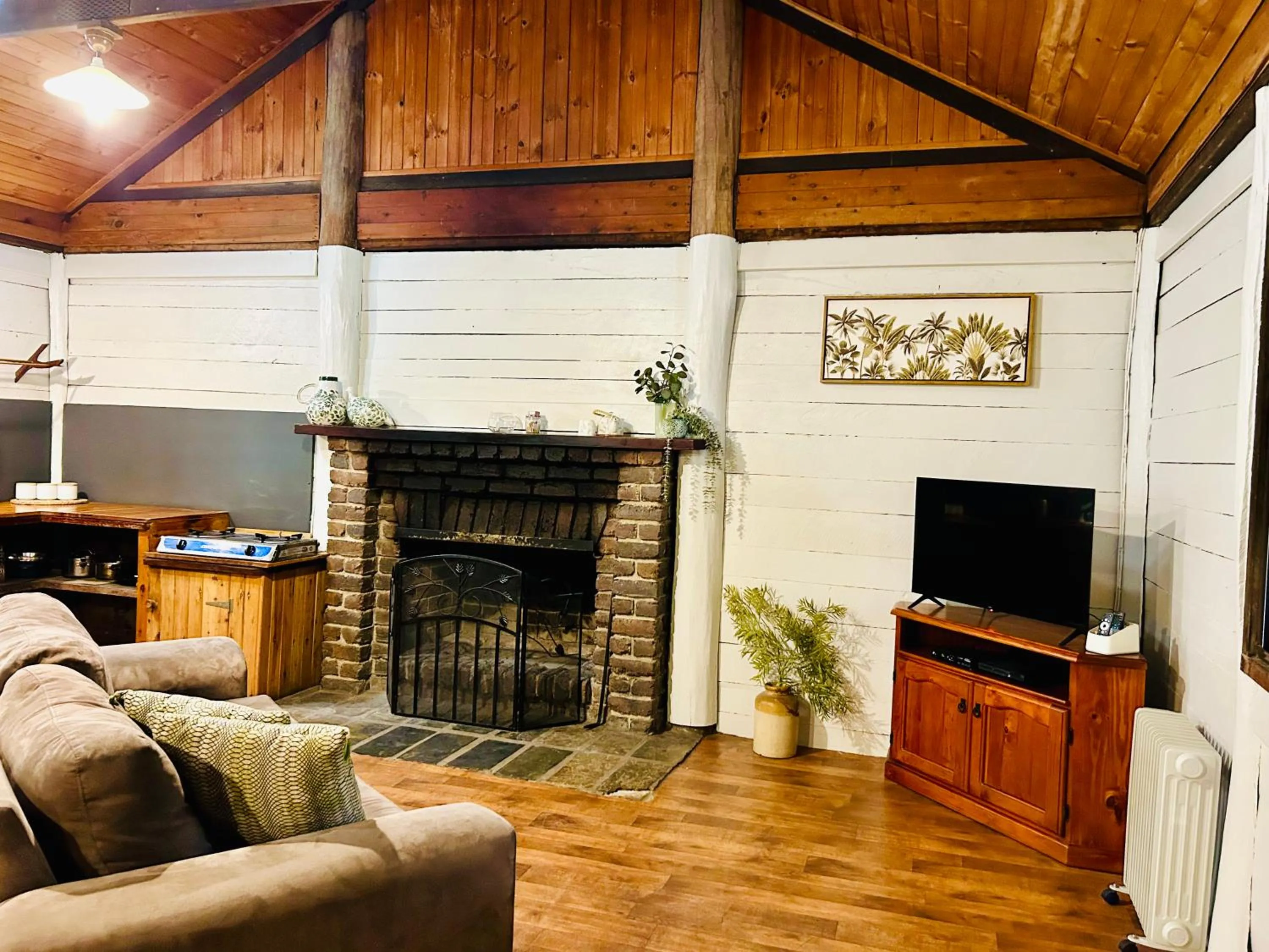 TV and multimedia in Ferns Hideaway Resort