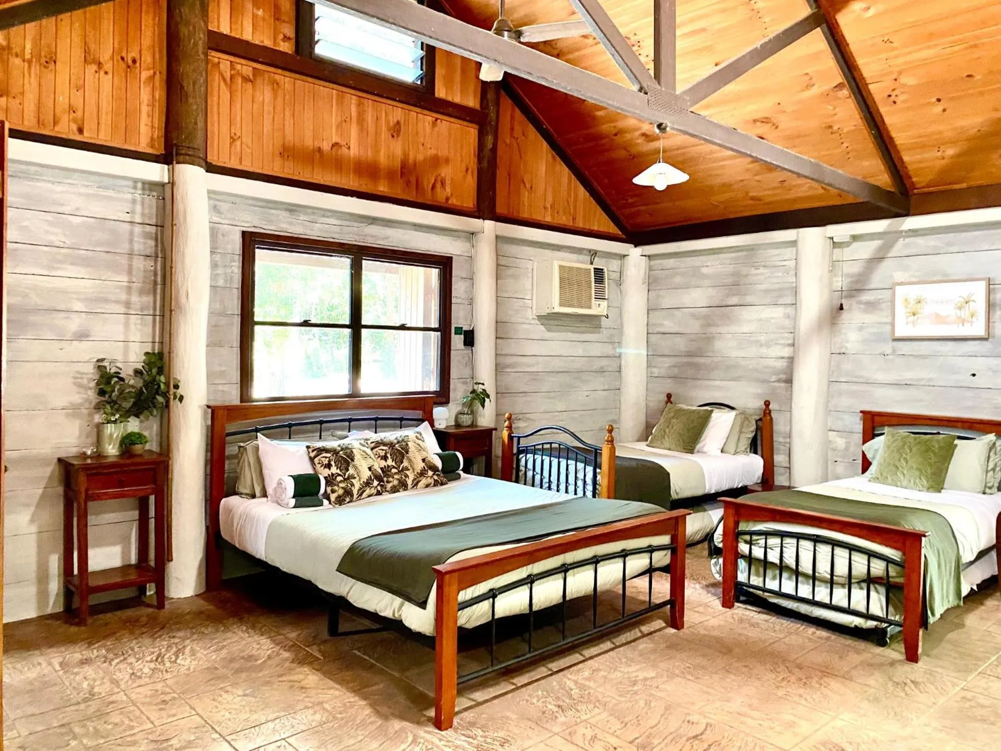 Bed in Ferns Hideaway Resort