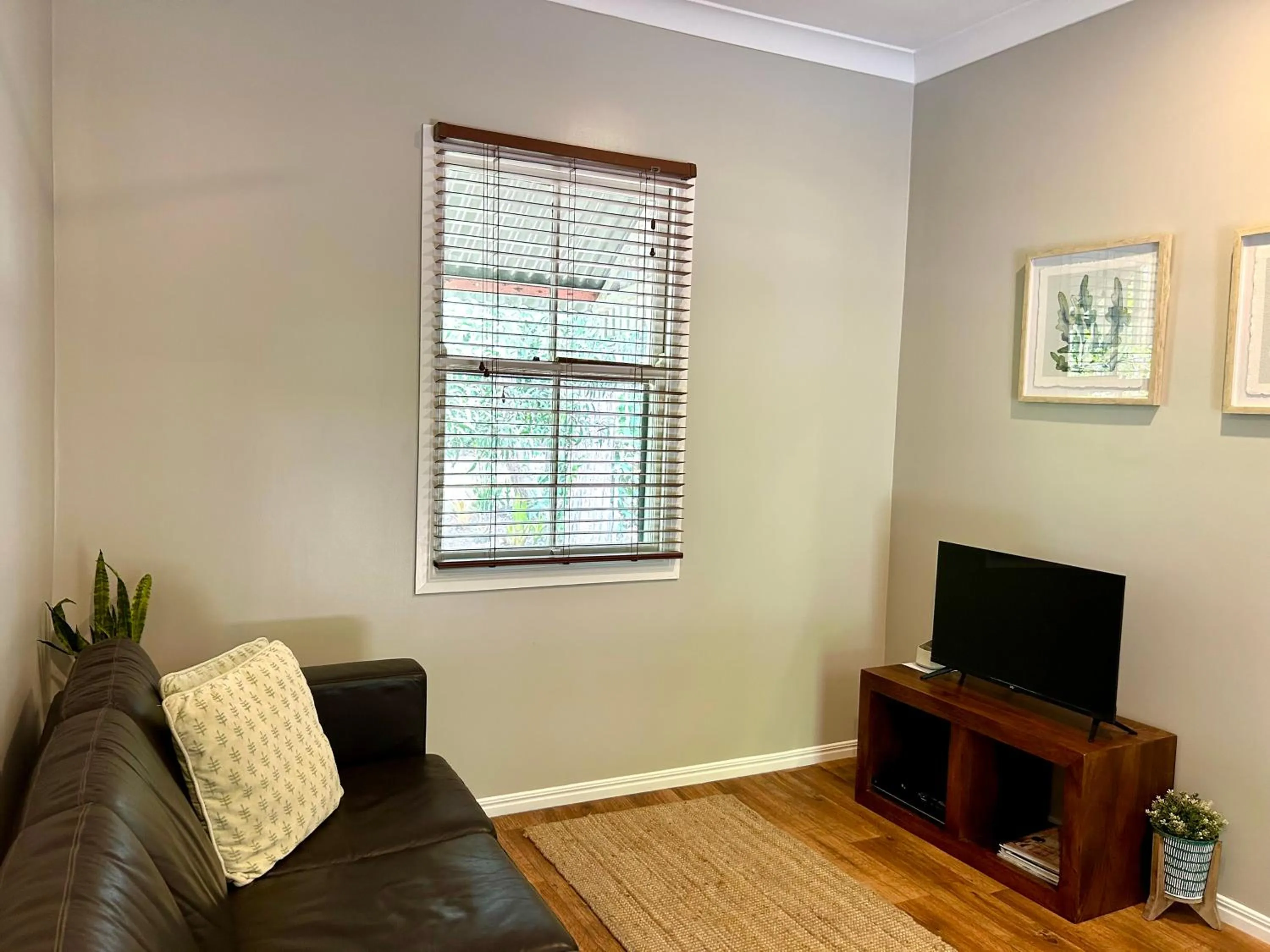 TV and multimedia in Ferns Hideaway Resort