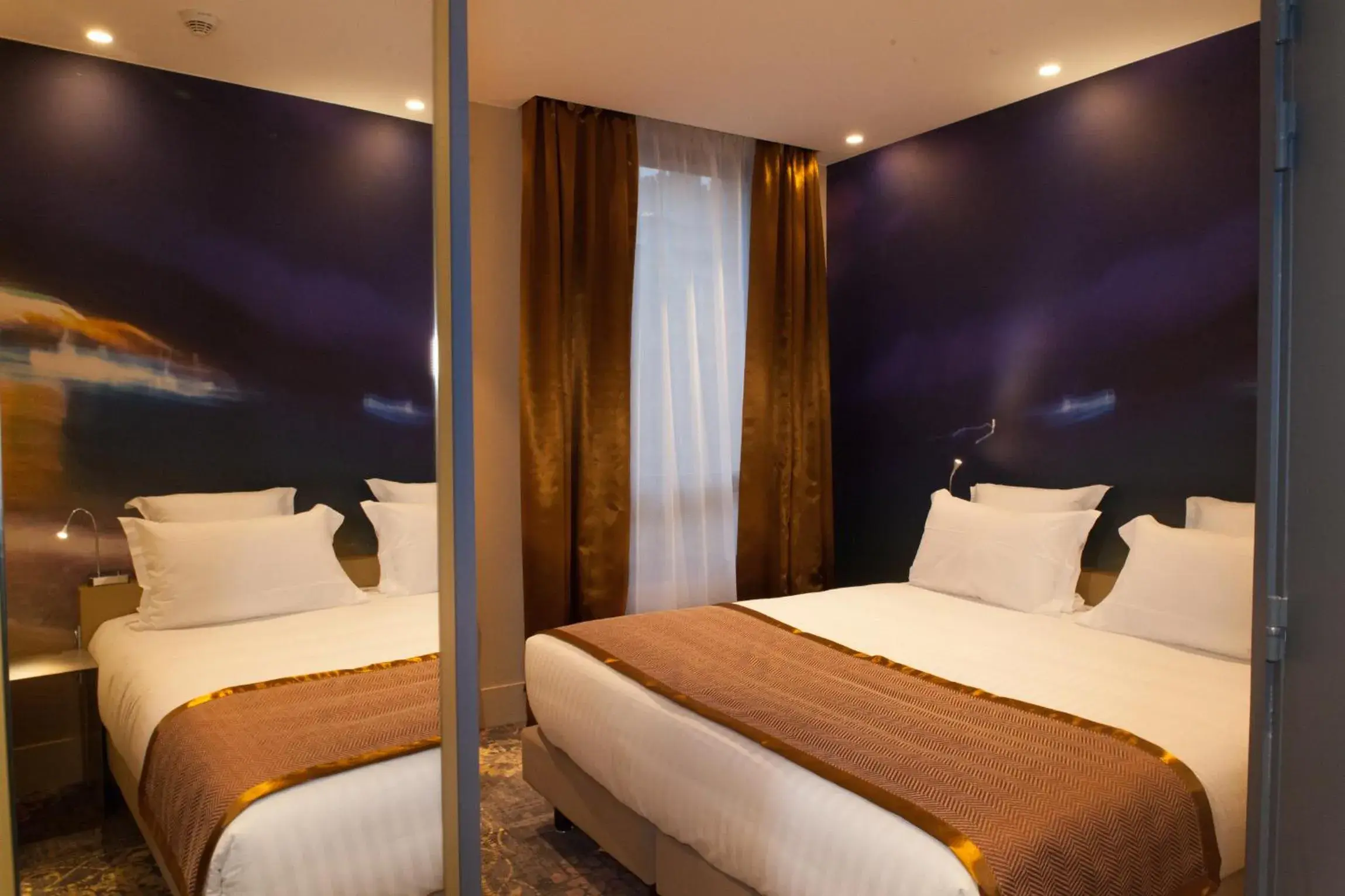 Bed in Hotel Sixteen Paris Montrouge Bed in Hotel Sixteen Paris Montrouge