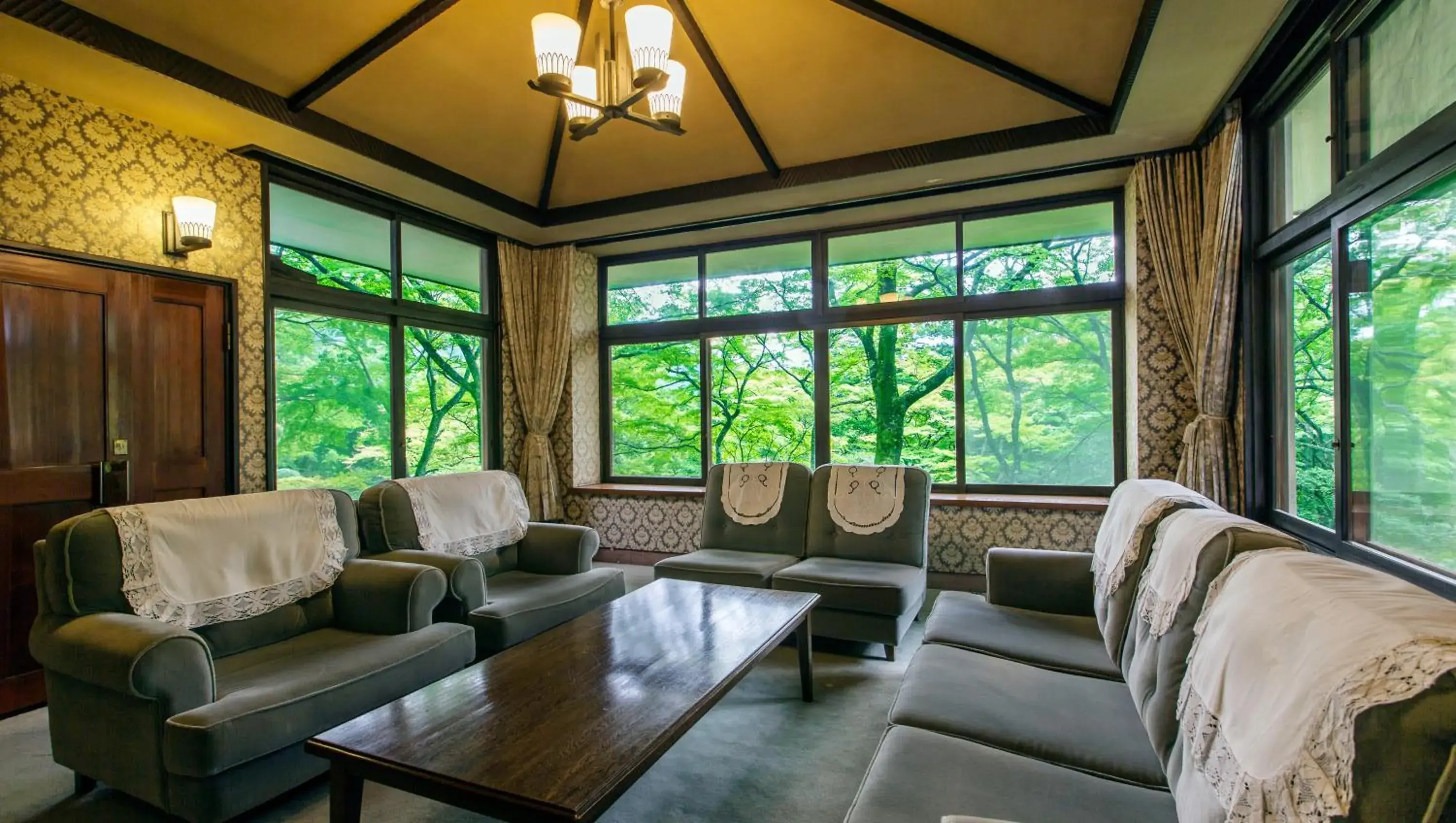 Japanese-Style Suite with Hot Spring Bath - Villa in Gora Kansuiro Japanese-Style Suite with Hot Spring Bath - Villa in Gora Kansuiro