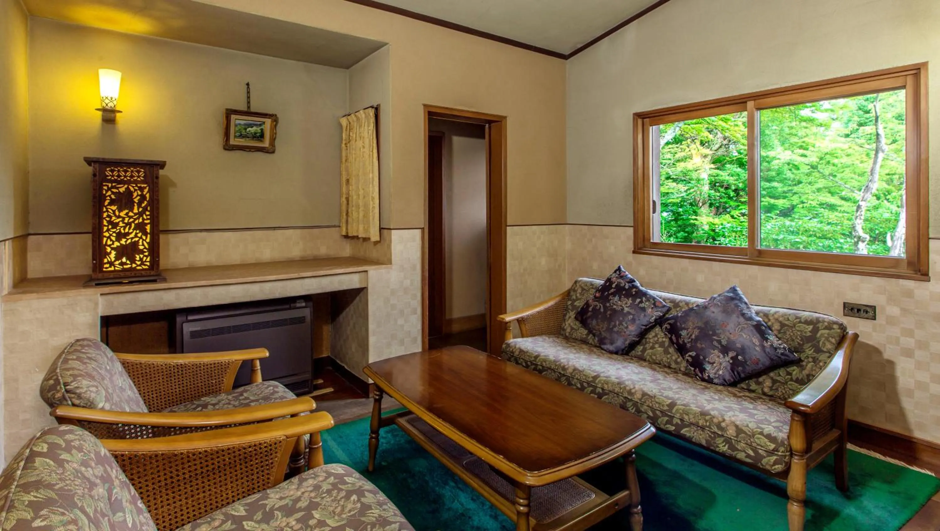 Photo of the whole room in Gora Kansuiro