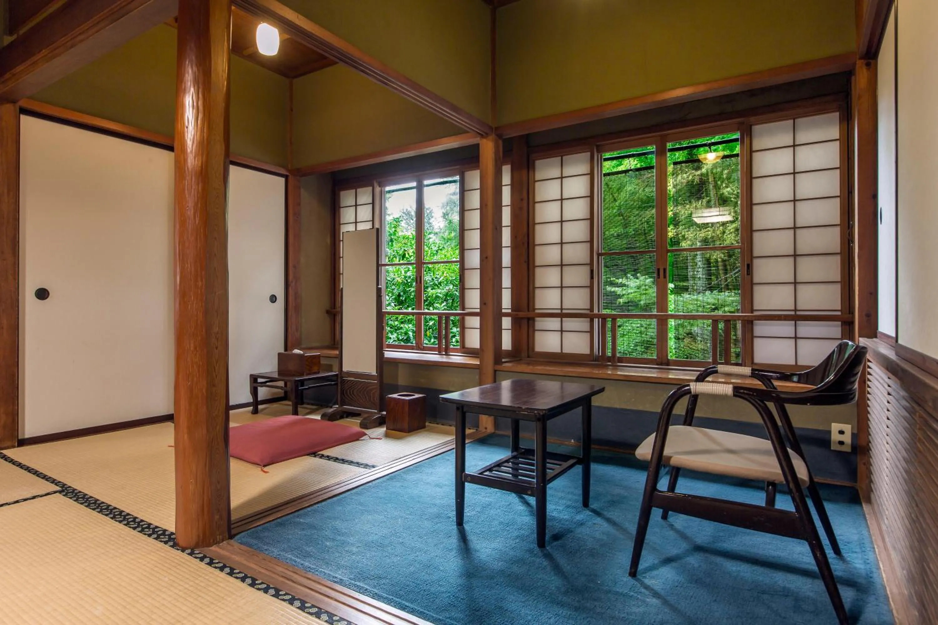 Photo of the whole room in Gora Kansuiro