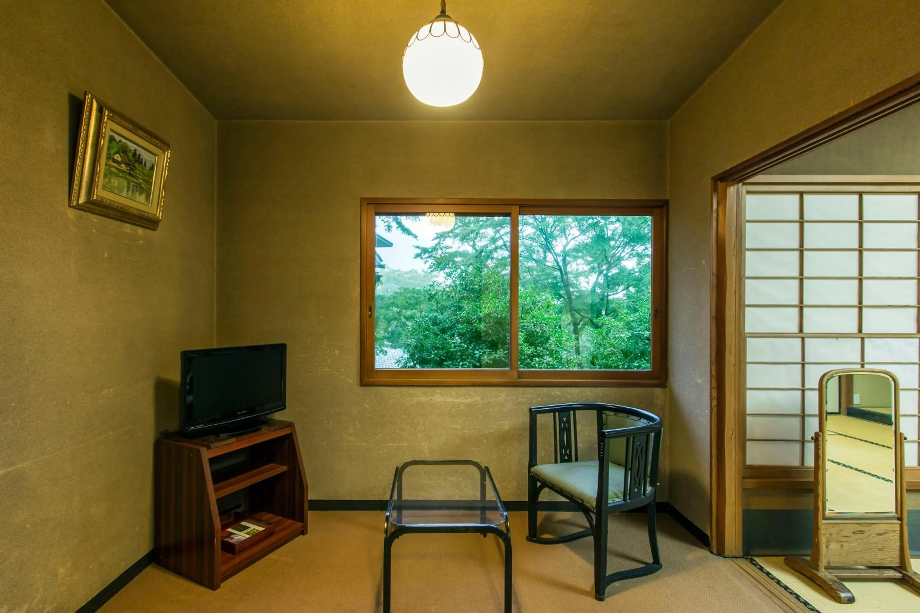 Photo of the whole room in Gora Kansuiro