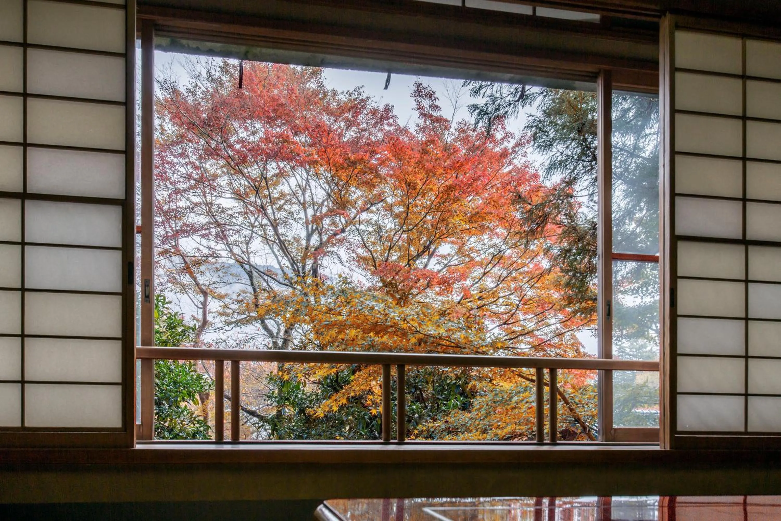 Photo of the whole room in Gora Kansuiro
