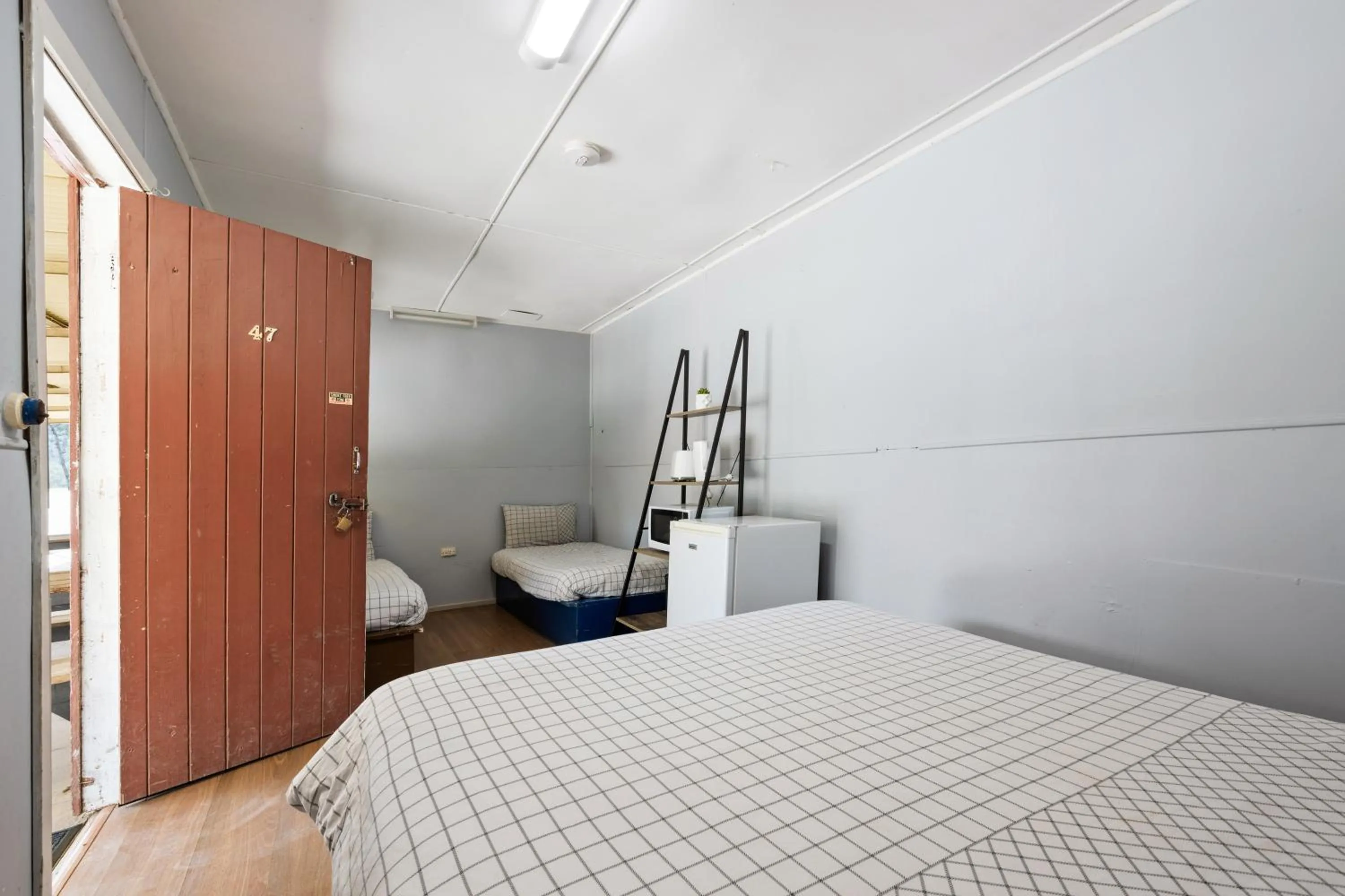 Bedroom, Bed in Bright Cabin Park