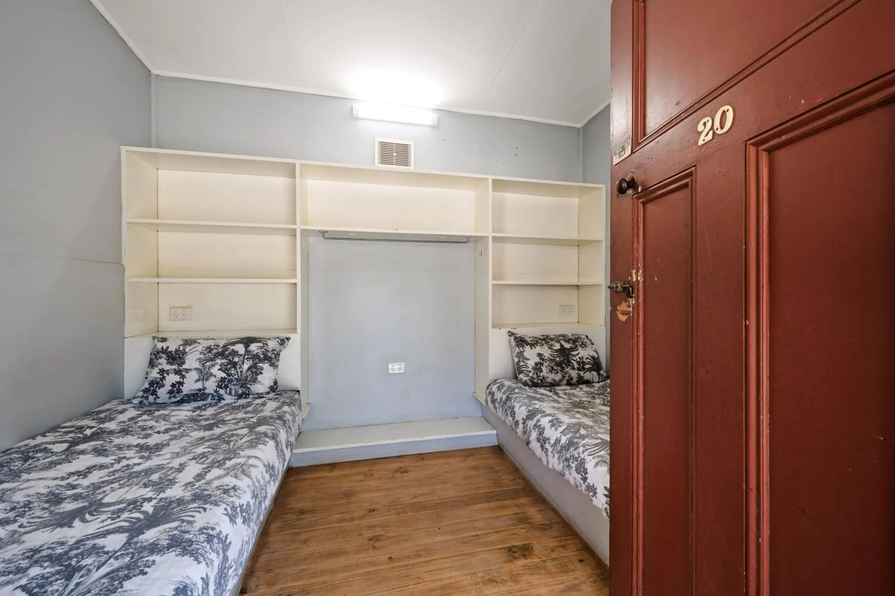 Bed in Bright Cabin Park