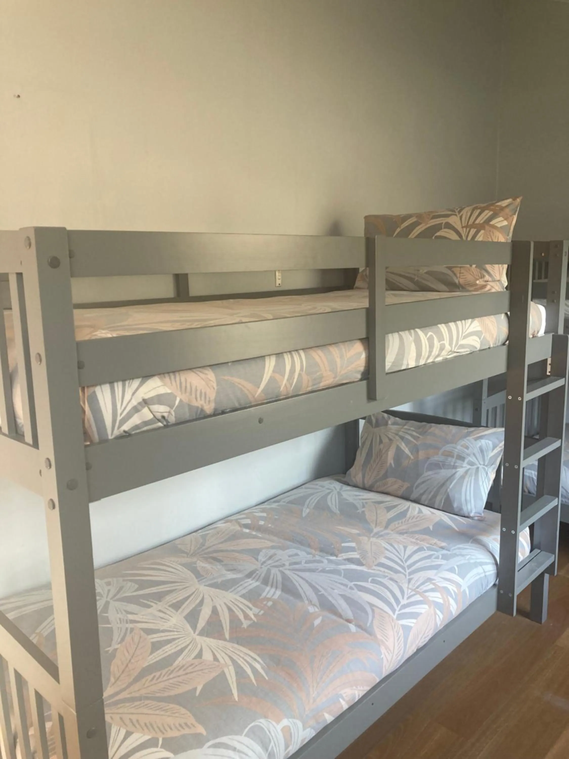 bunk bed, Bed in Bright Cabin Park