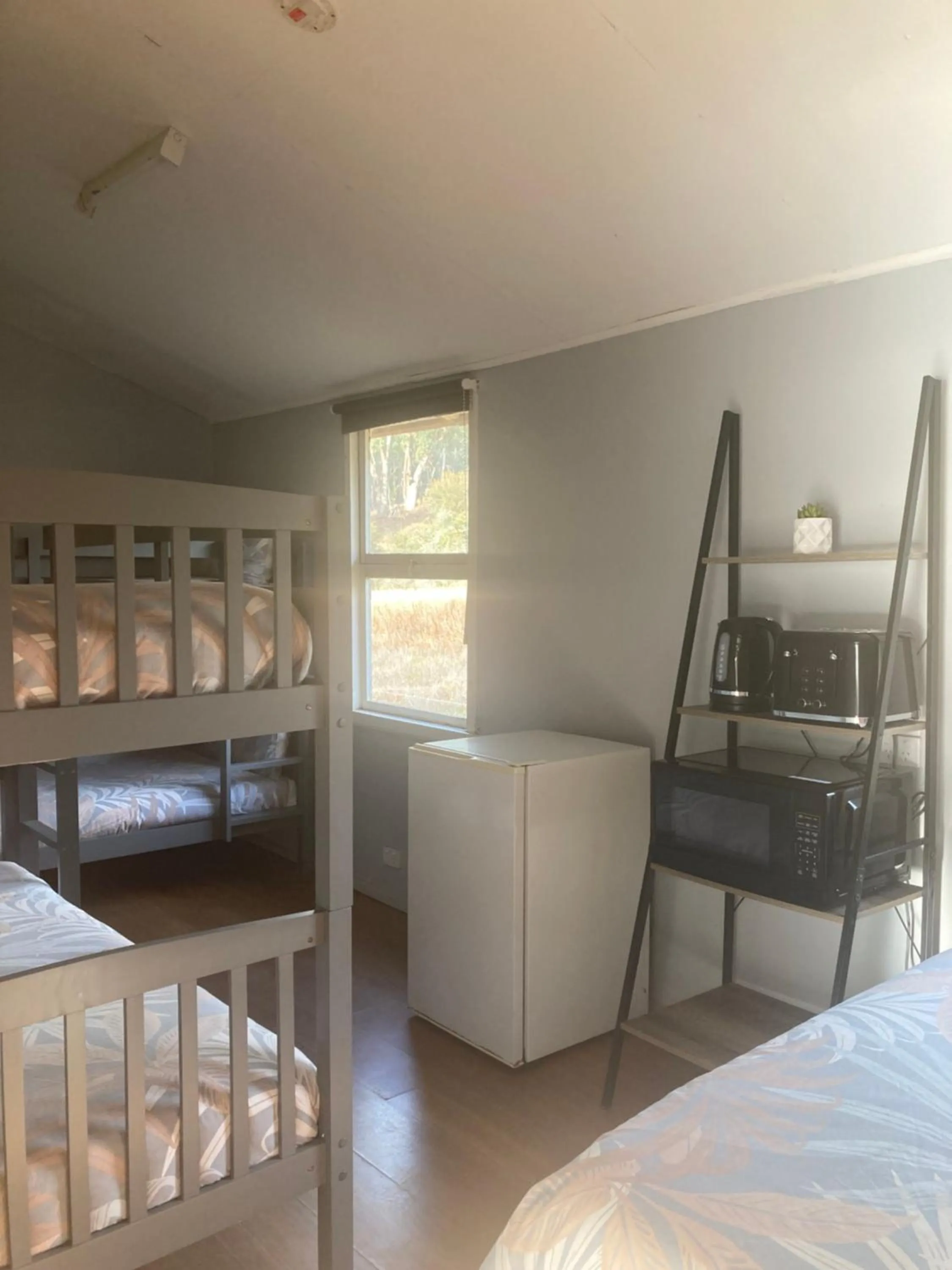 bunk bed, Bed in Bright Cabin Park