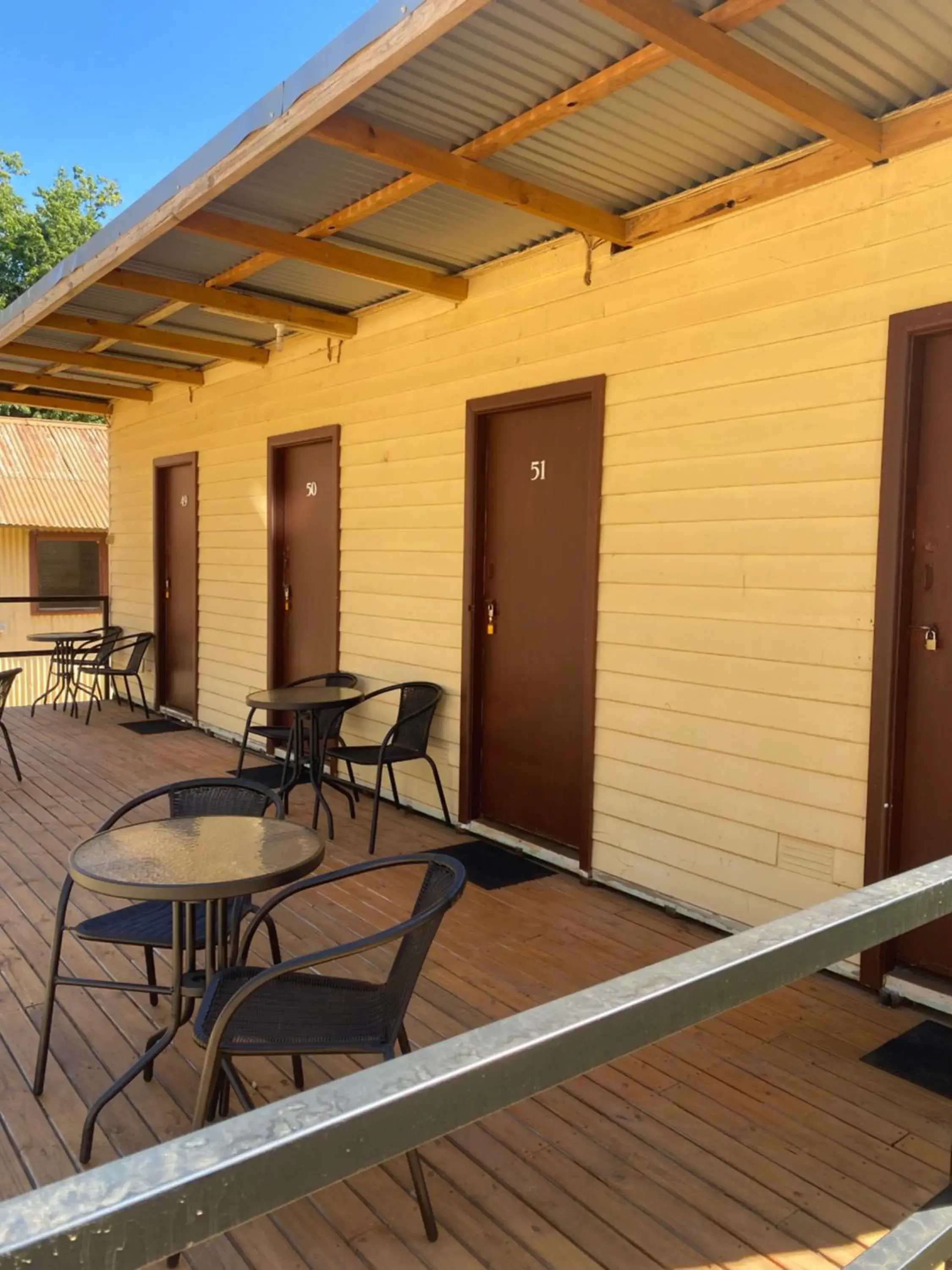Heritage double room with Shared Bathroom in Bright Cabin Park Heritage double room with Shared Bathroom in Bright Cabin Park
