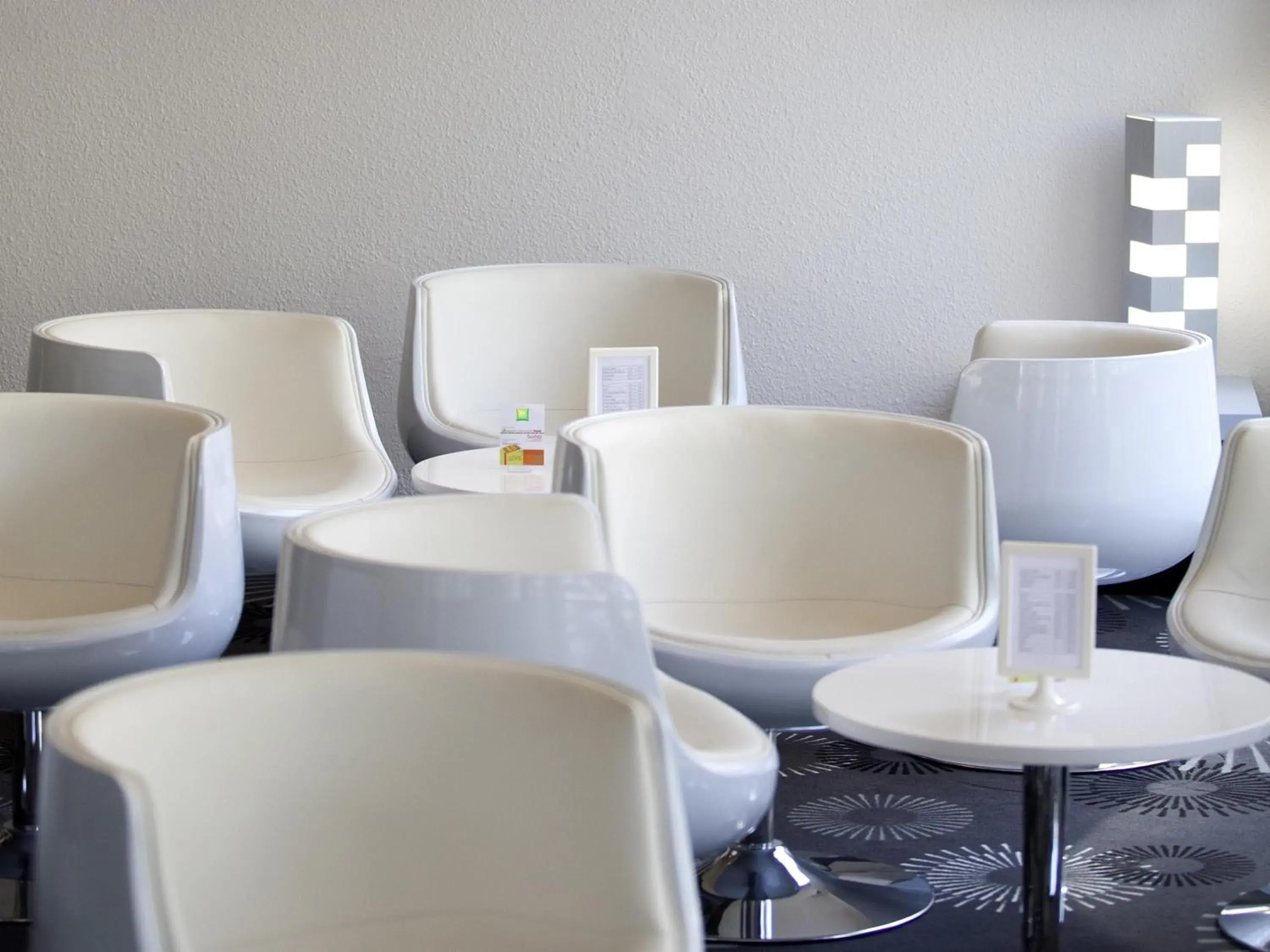 Lounge or bar in ibis Styles Grenoble Centre Gare Lounge or bar in ibis Styles Grenoble Centre Gare