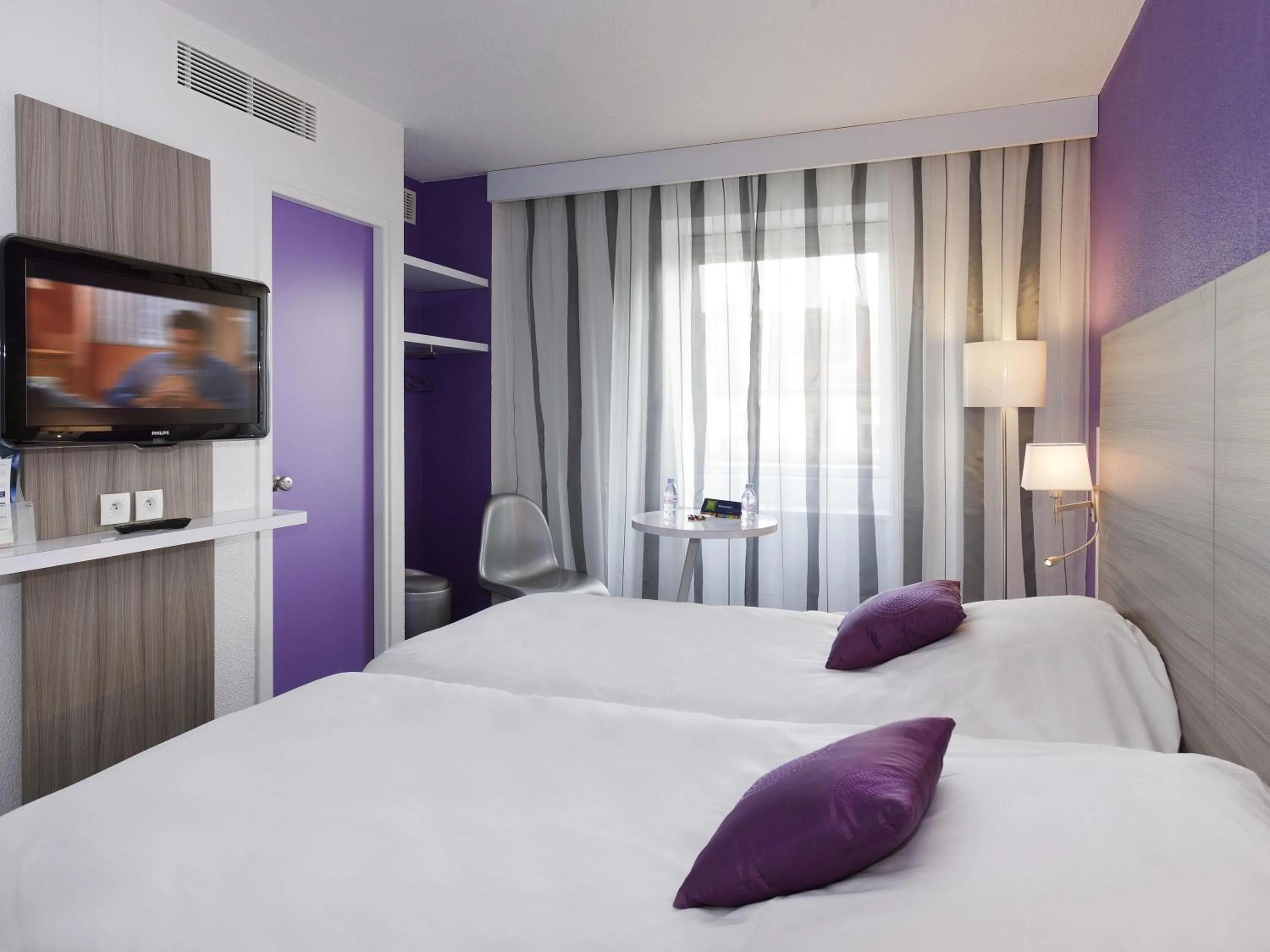 Bedroom, Bed in ibis Styles Grenoble Centre Gare