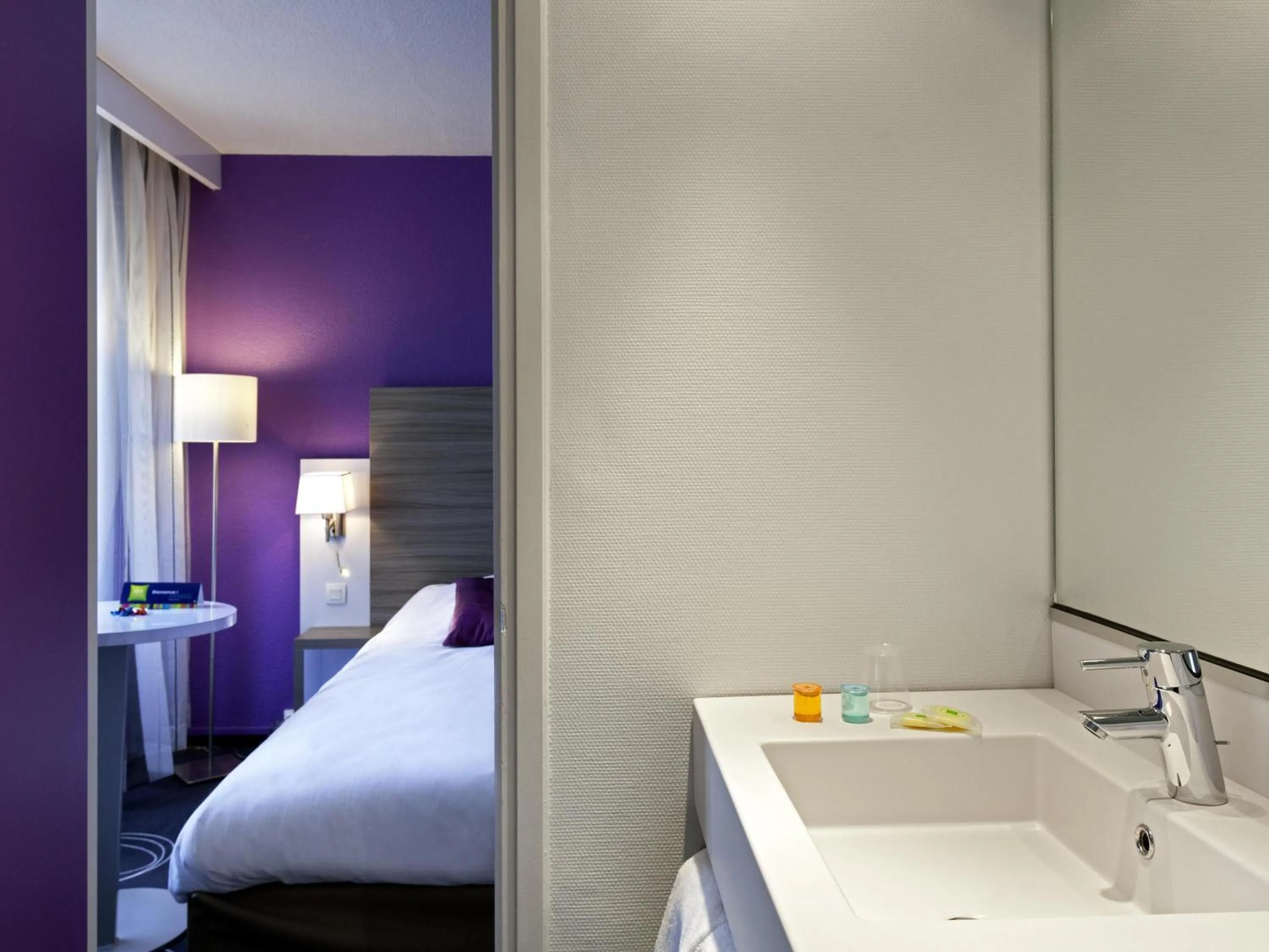 Bedroom, Bed in ibis Styles Grenoble Centre Gare