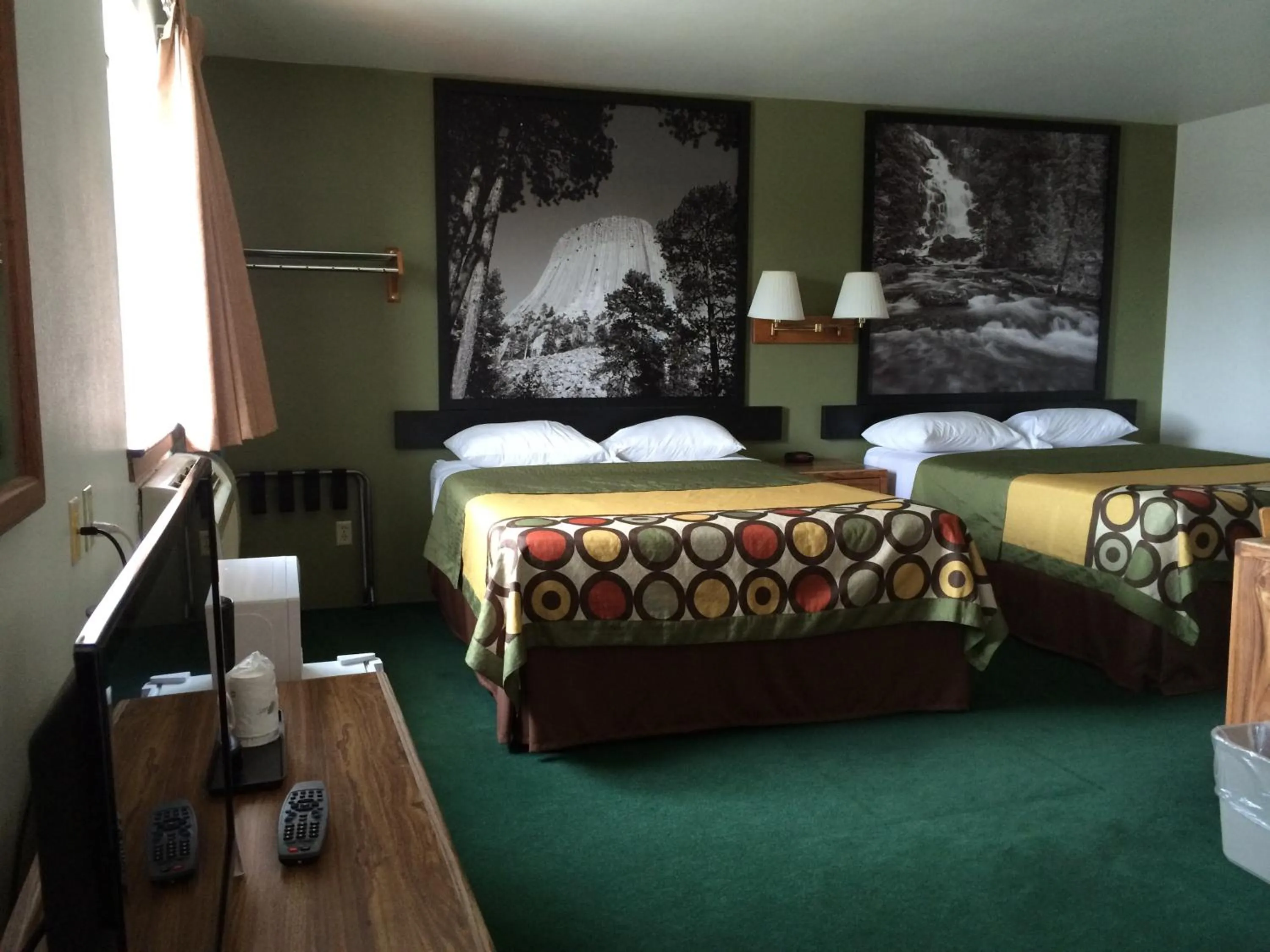 Photo of the whole room, Bed in Super 8 by Wyndham Buffalo