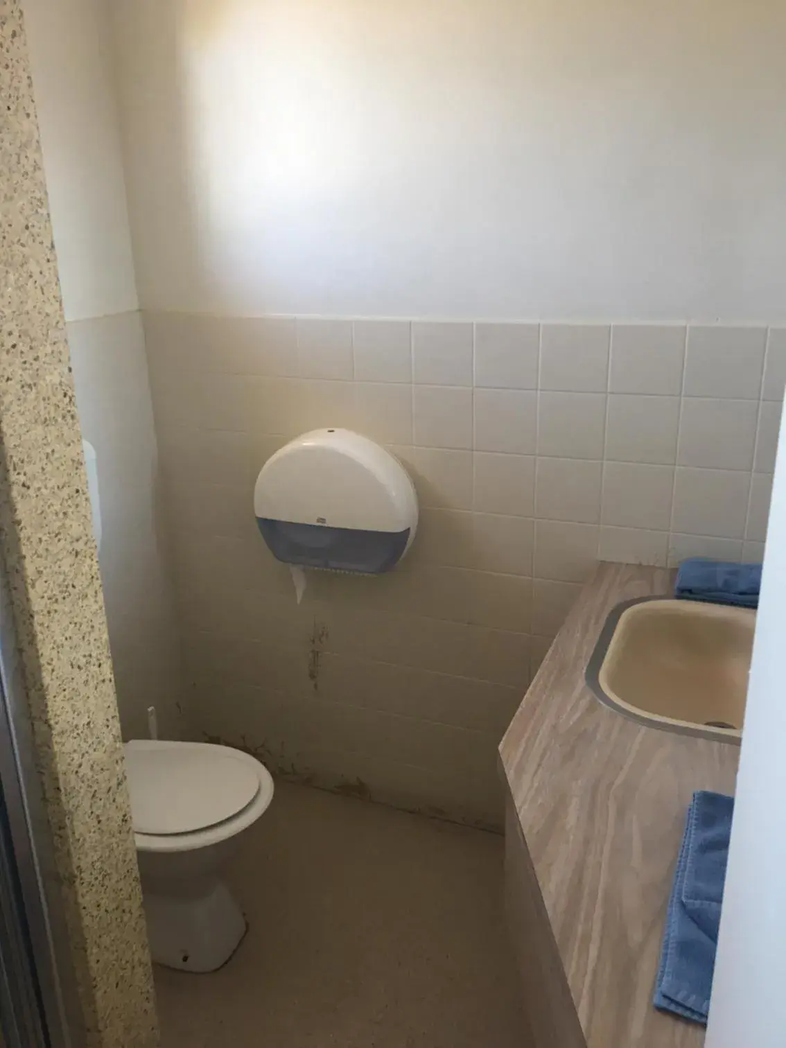 Triple Room with Private Bathroom - single occupancy in Yarram Commecial Hotel Motel Triple Room with Private Bathroom - single occupancy in Yarram Commecial Hotel Motel