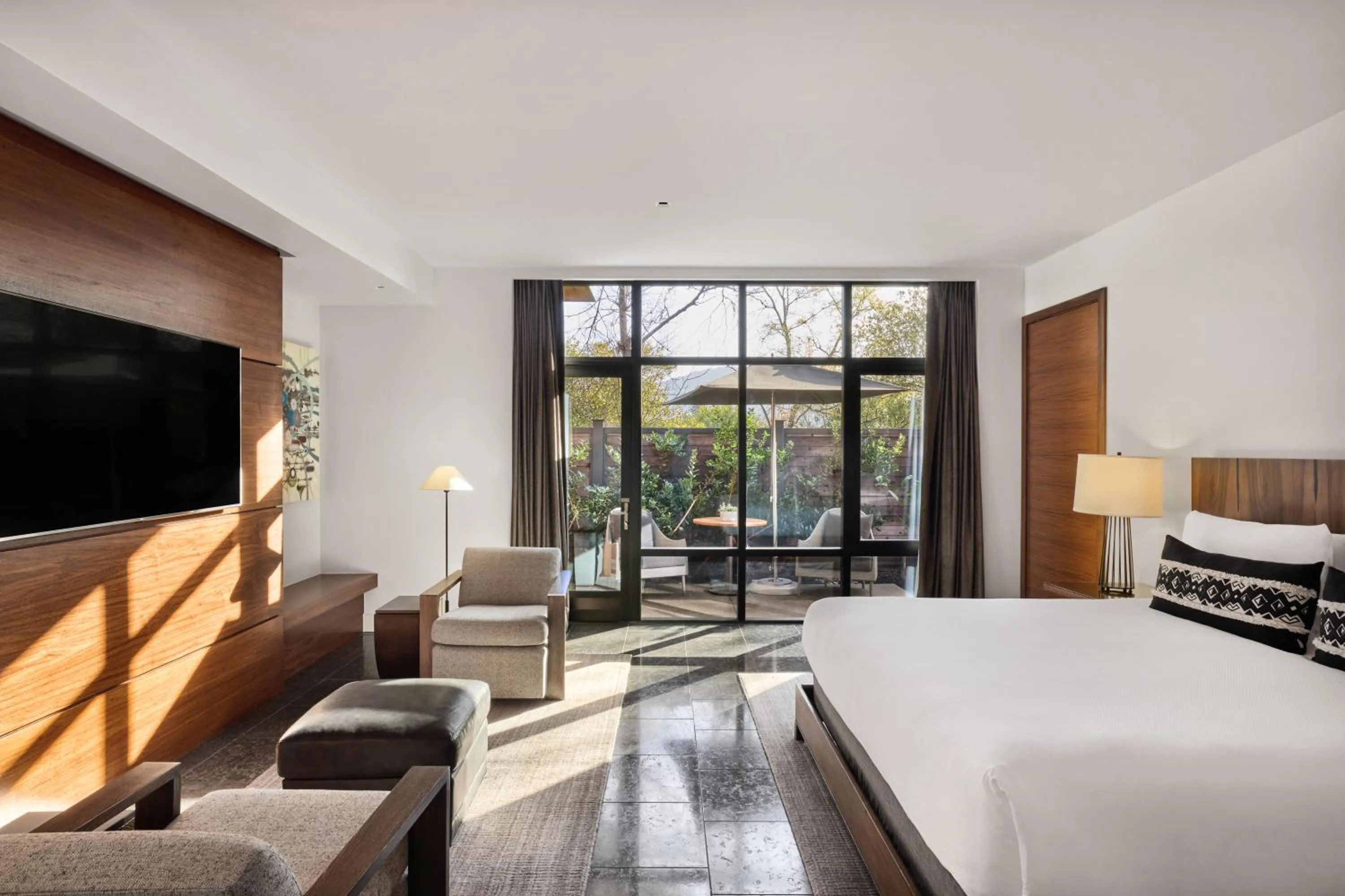 Bed in Bardessono Hotel and Spa