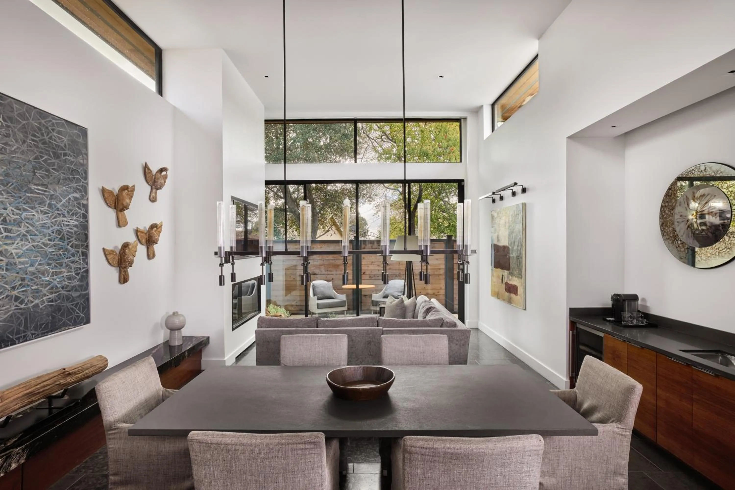 TV and multimedia in Bardessono Hotel and Spa