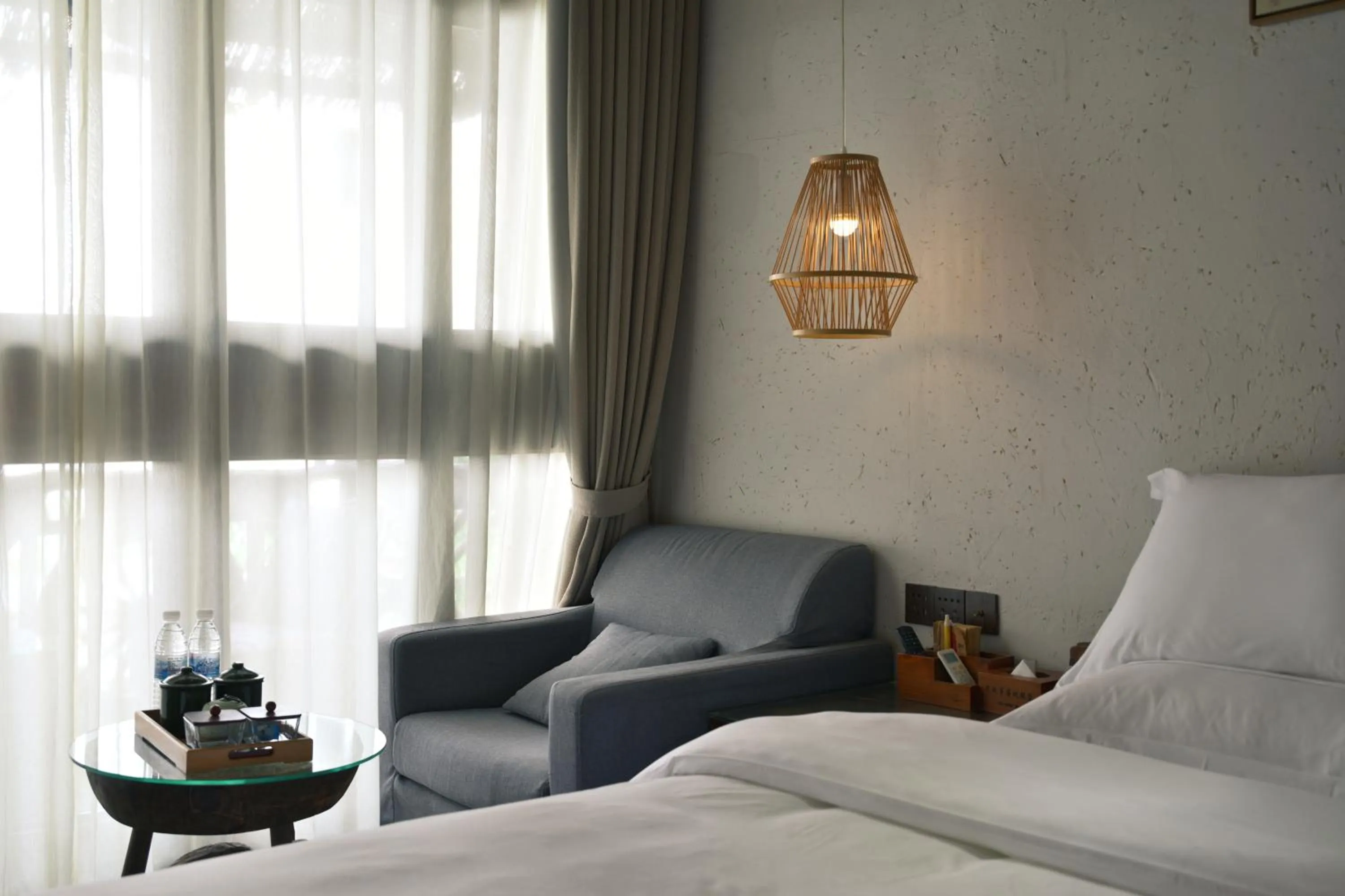 Seating area, Bed in Old Story Inn Lijiang Old Town