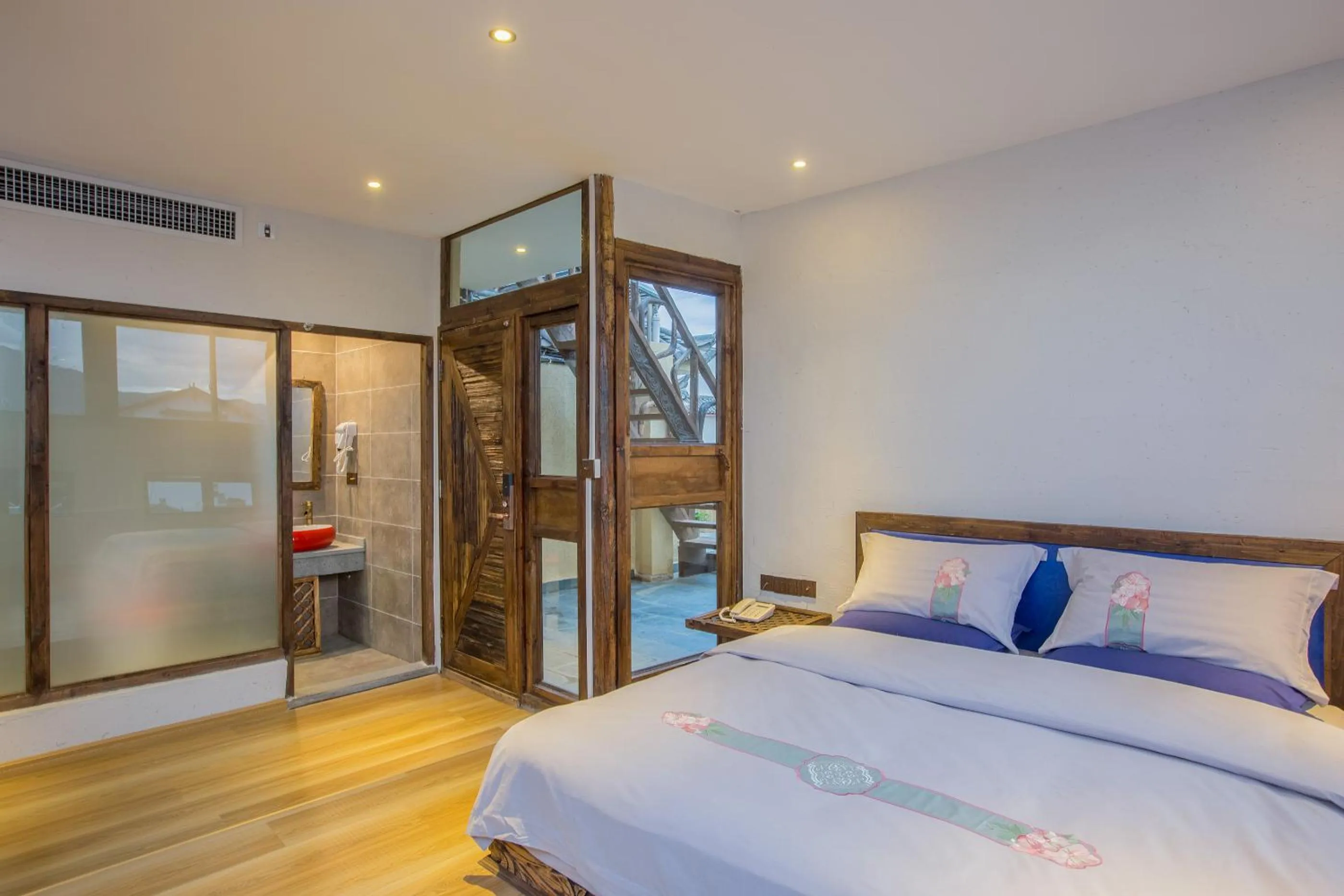 Bedroom, Bed in Old Story Inn Lijiang Old Town