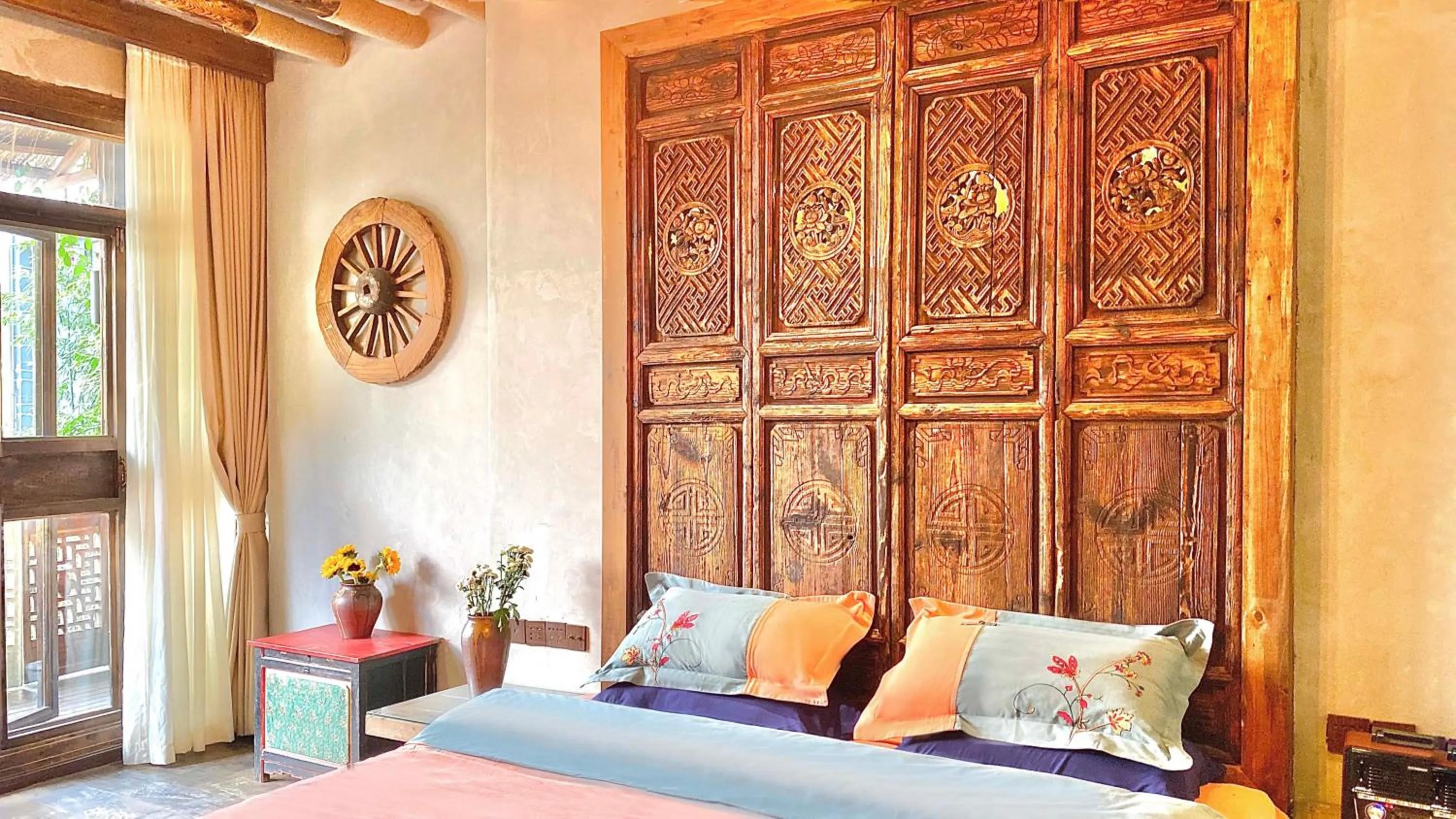 Bed in Old Story Inn Lijiang Old Town