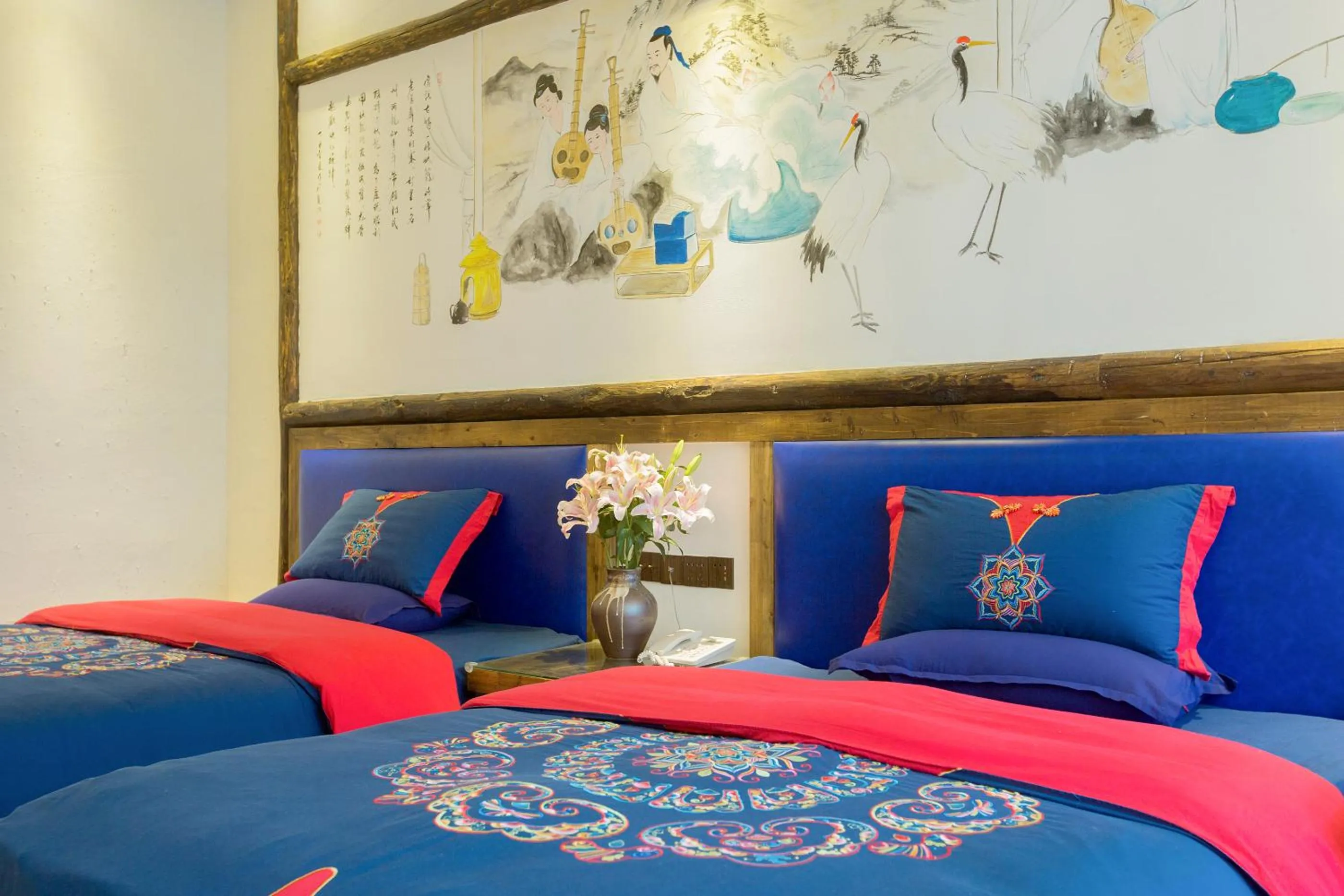 Photo of the whole room, Bed in Old Story Inn Lijiang Old Town
