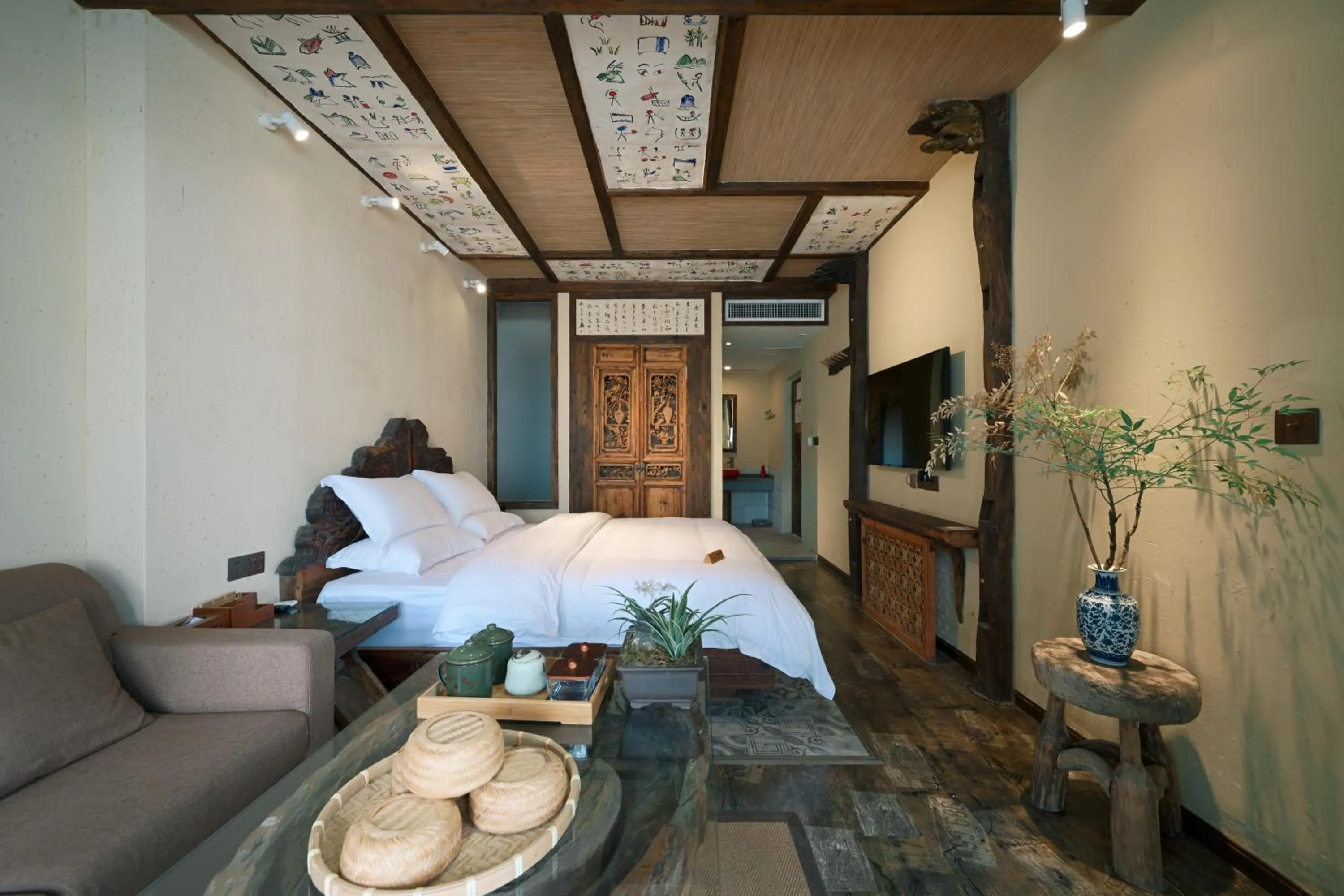 Photo of the whole room, Bed in Old Story Inn Lijiang Old Town
