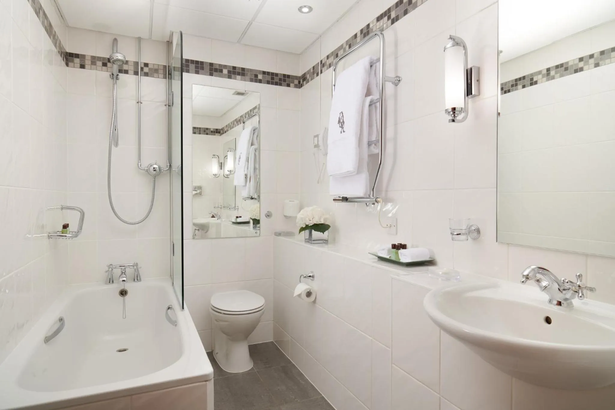 Bedroom in Duke Of Richmond Hotel